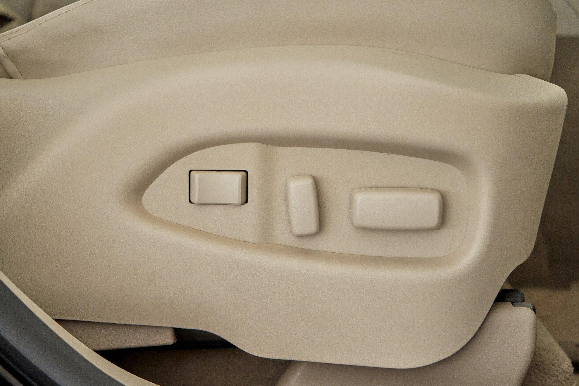 Cadillac SRX 2010, черный