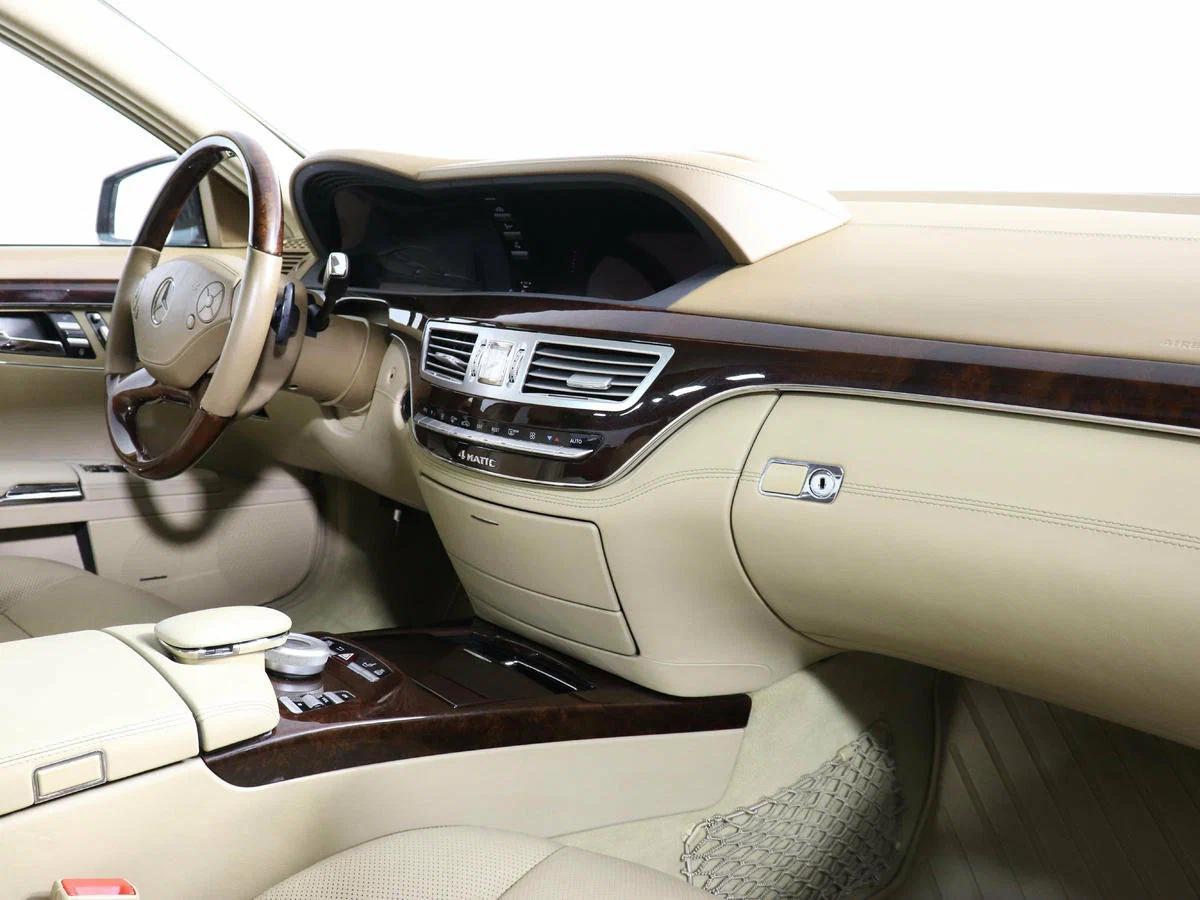 Mercedes-Benz S-Класс 2012, коричневый