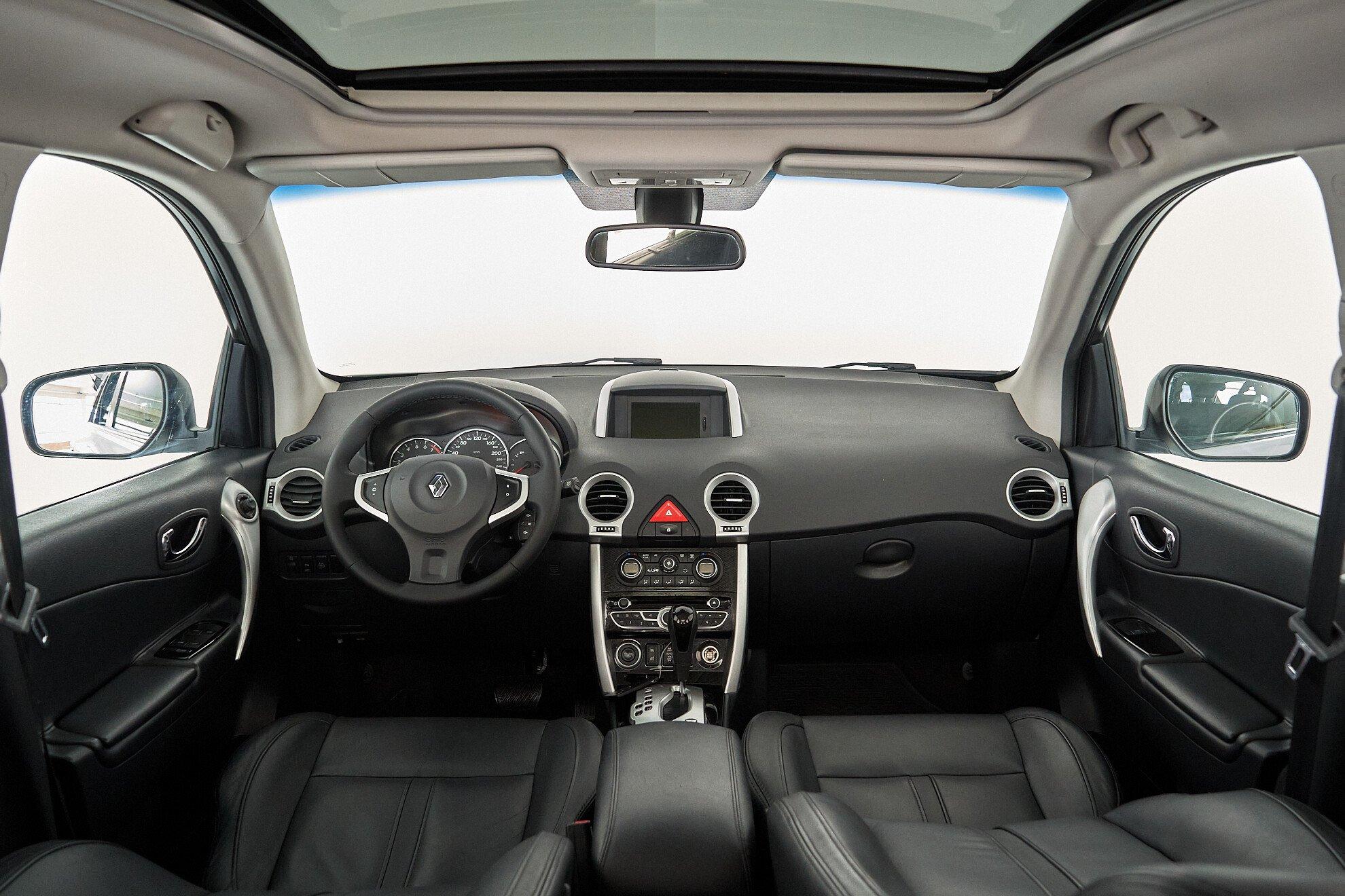 Renault Koleos 2011, белый