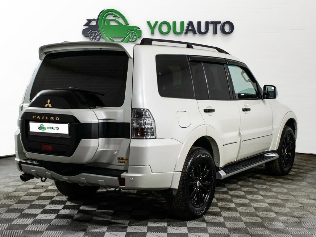 Mitsubishi Pajero 2019, белый