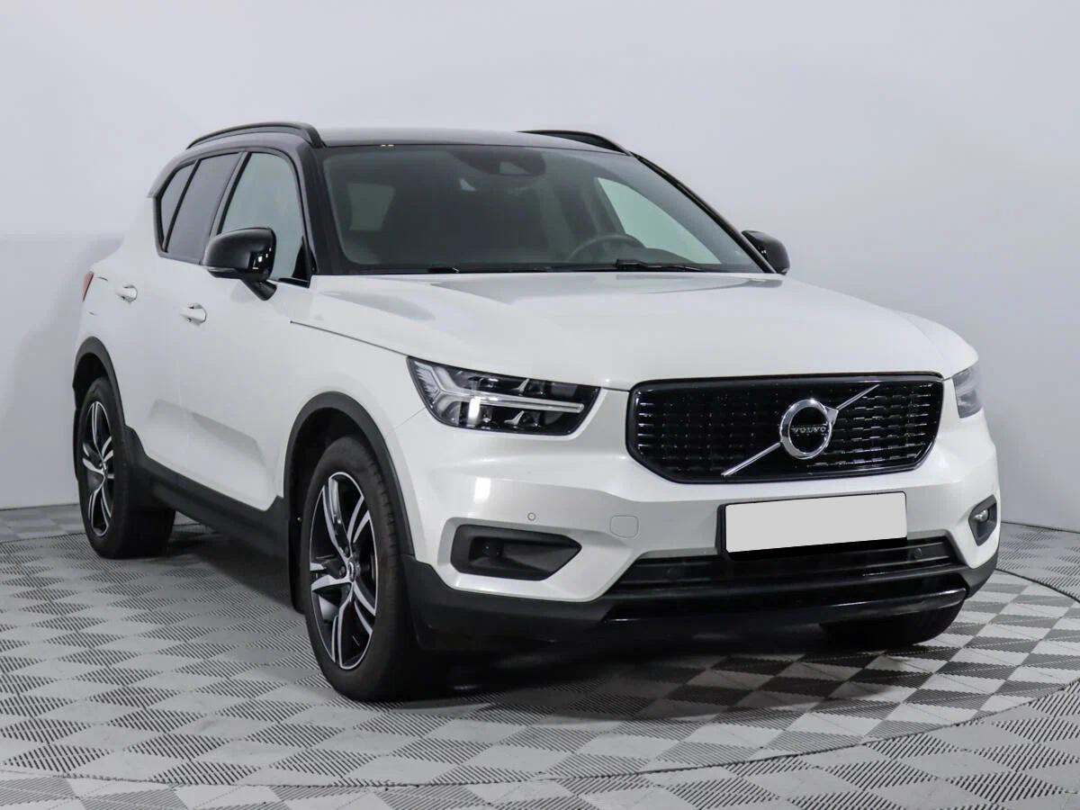 Volvo XC40 2020, белый
