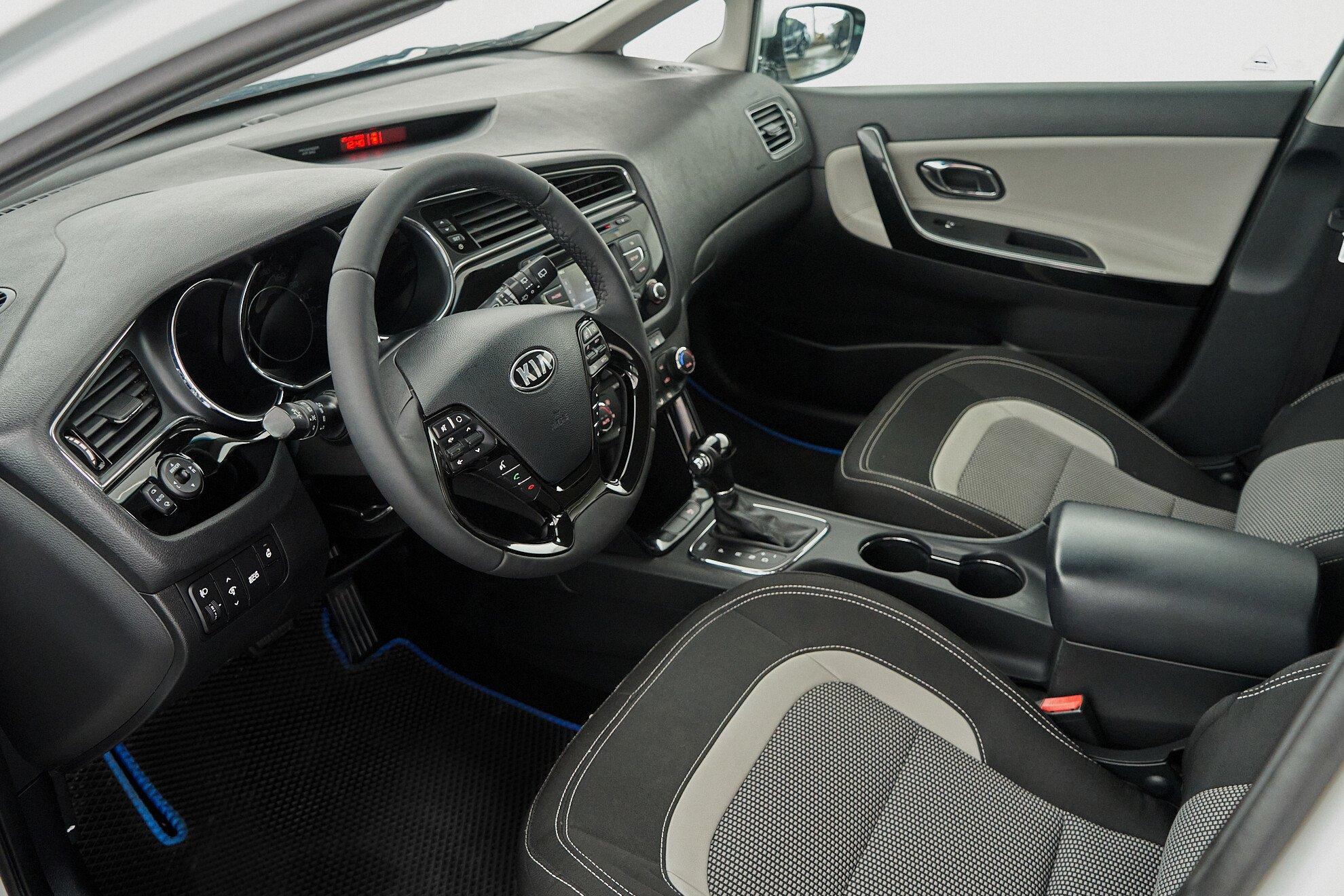 Kia Ceed 2016, белый