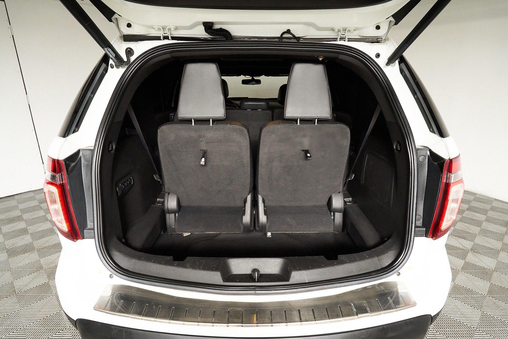 Ford Explorer 2013, белый