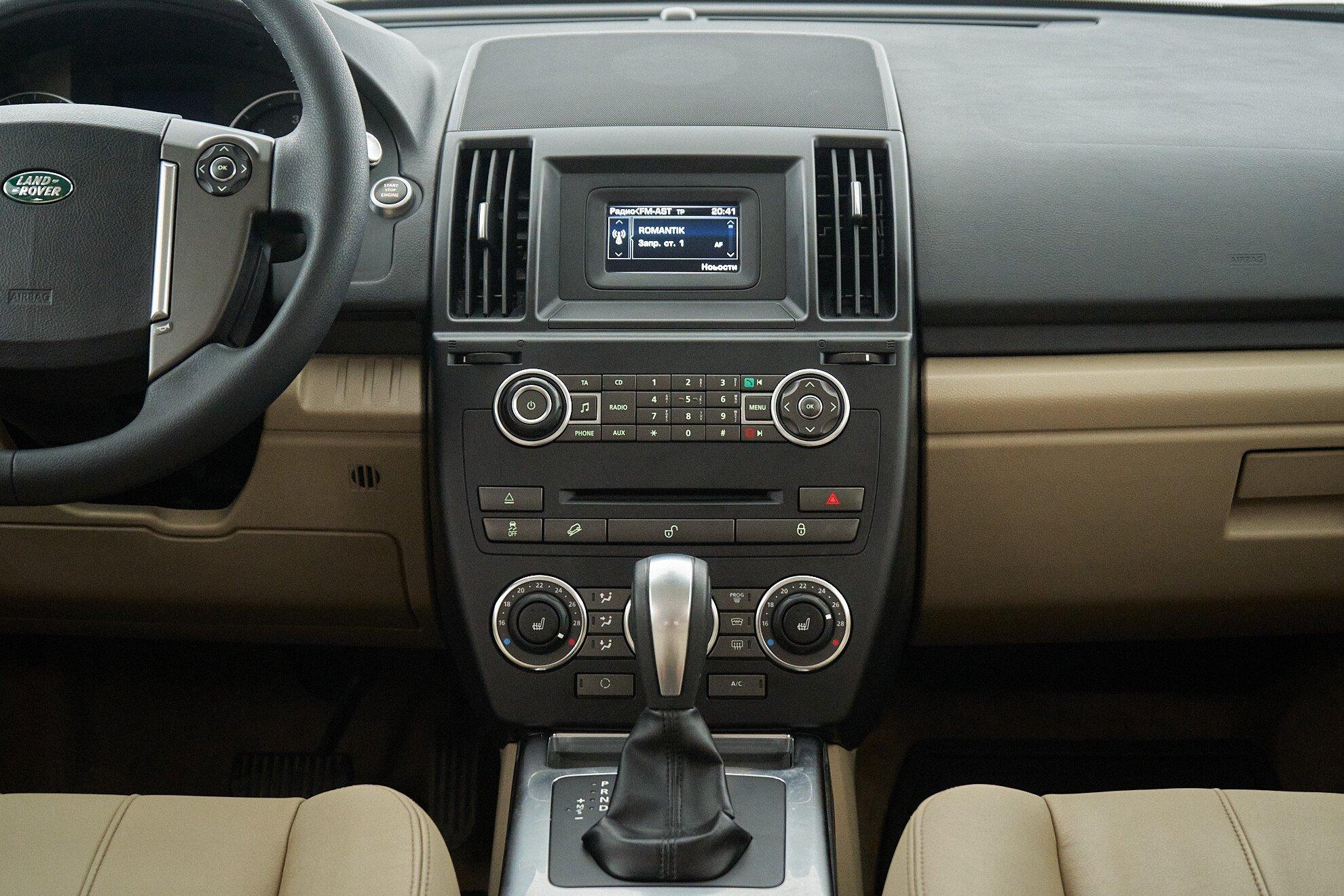 Land Rover Freelander 2013, белый