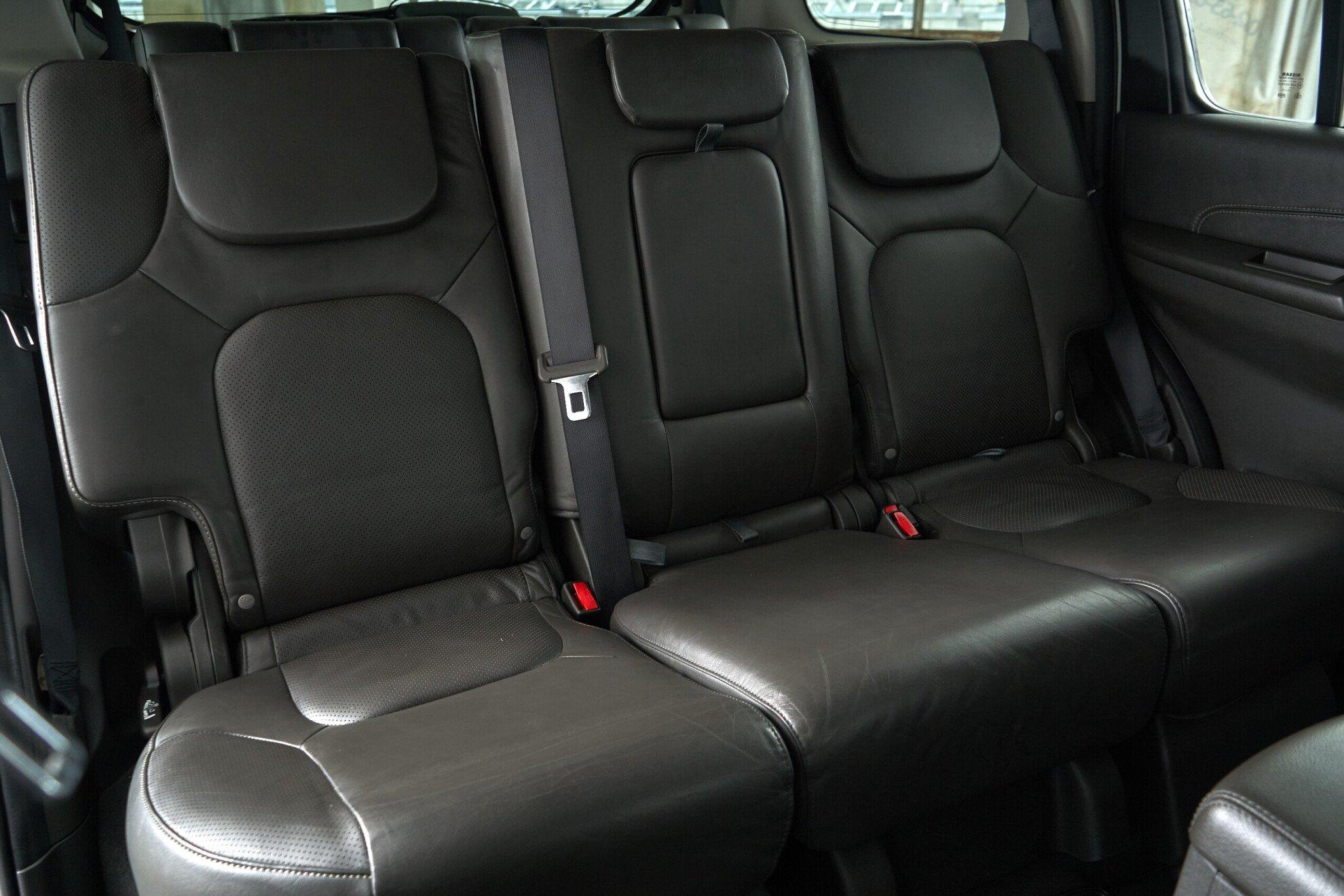 Nissan Pathfinder 2011, белый