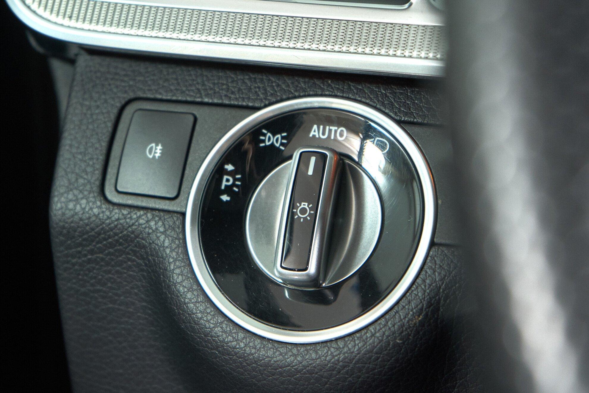 Mercedes-Benz E-Класс 2015, серый