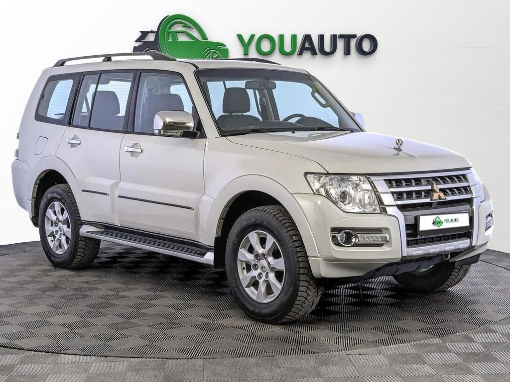 Mitsubishi Pajero 2018, белый