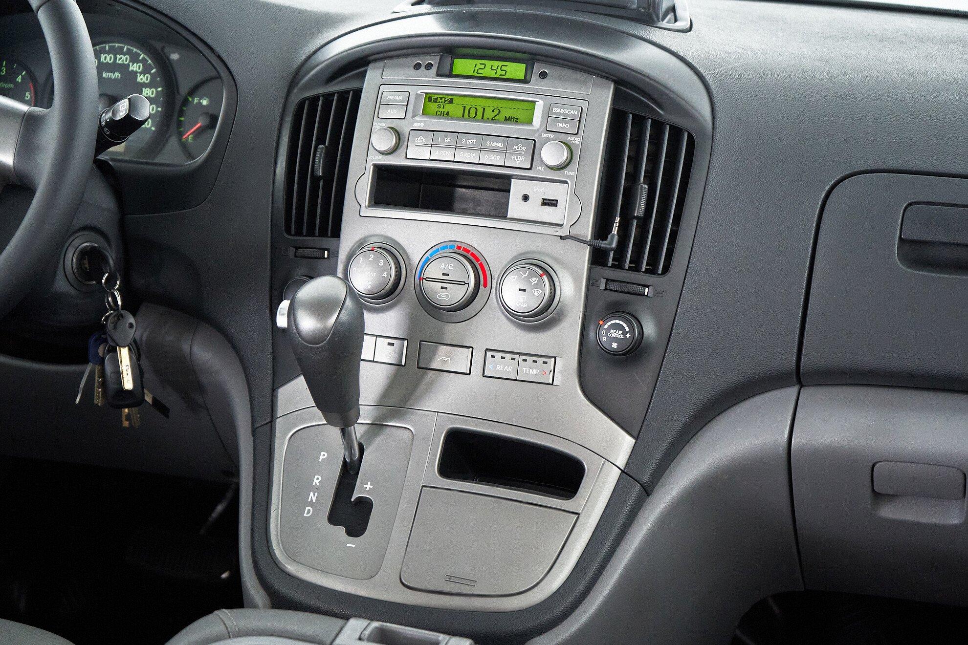 Hyundai Grand Starex 2011, черный