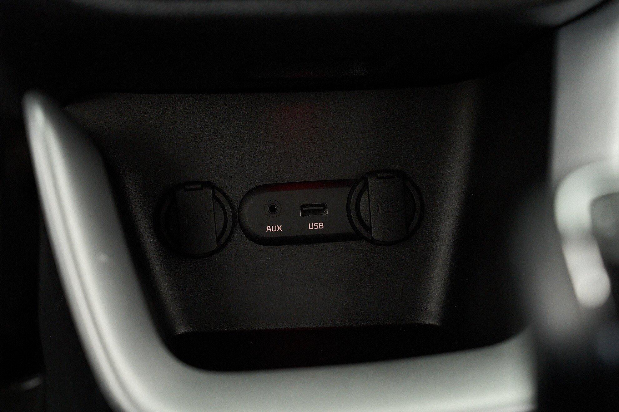 Kia Ceed 2015, белый