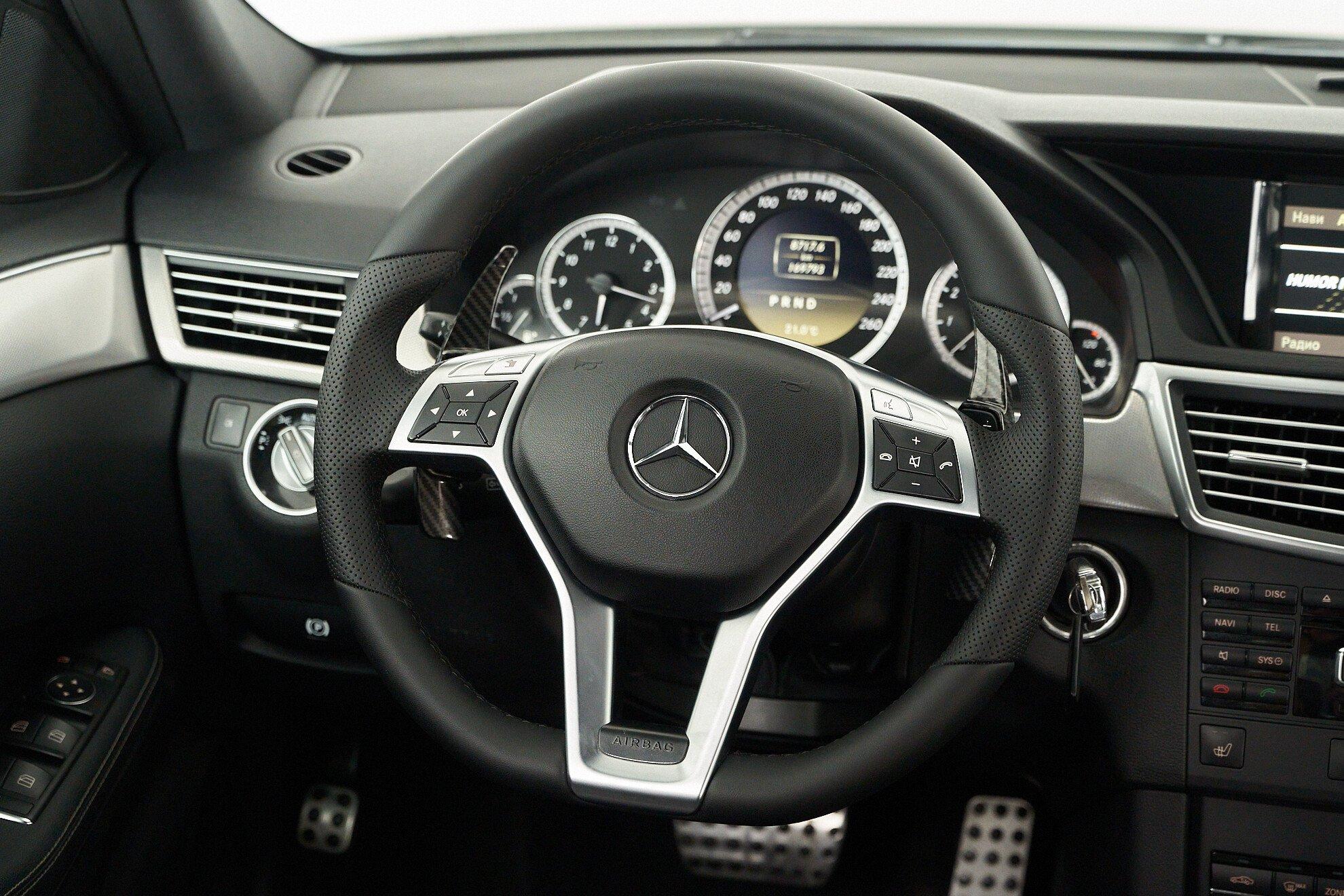 Mercedes-Benz E-Класс 2011, белый