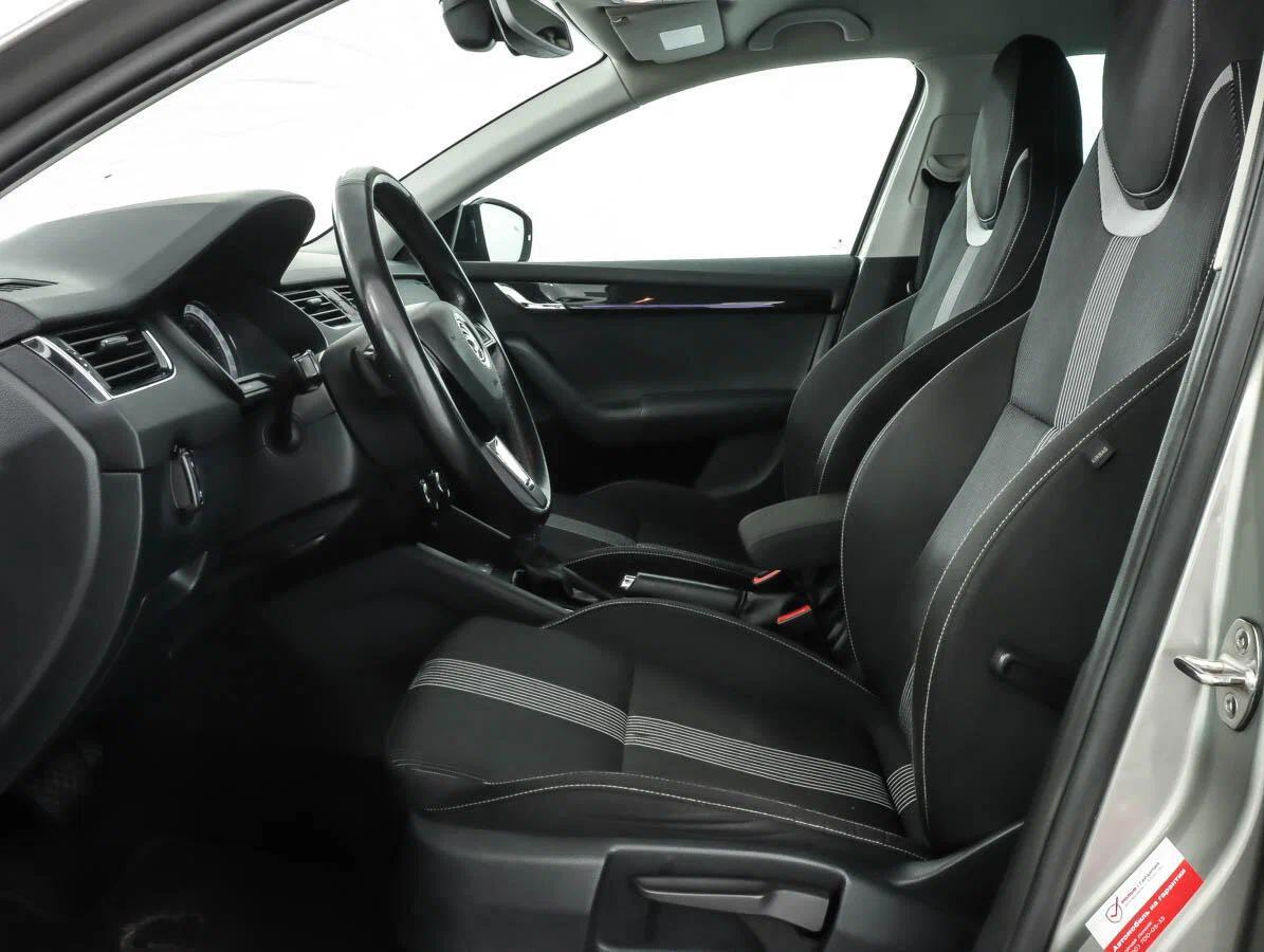 Skoda Octavia 2019, бежевый