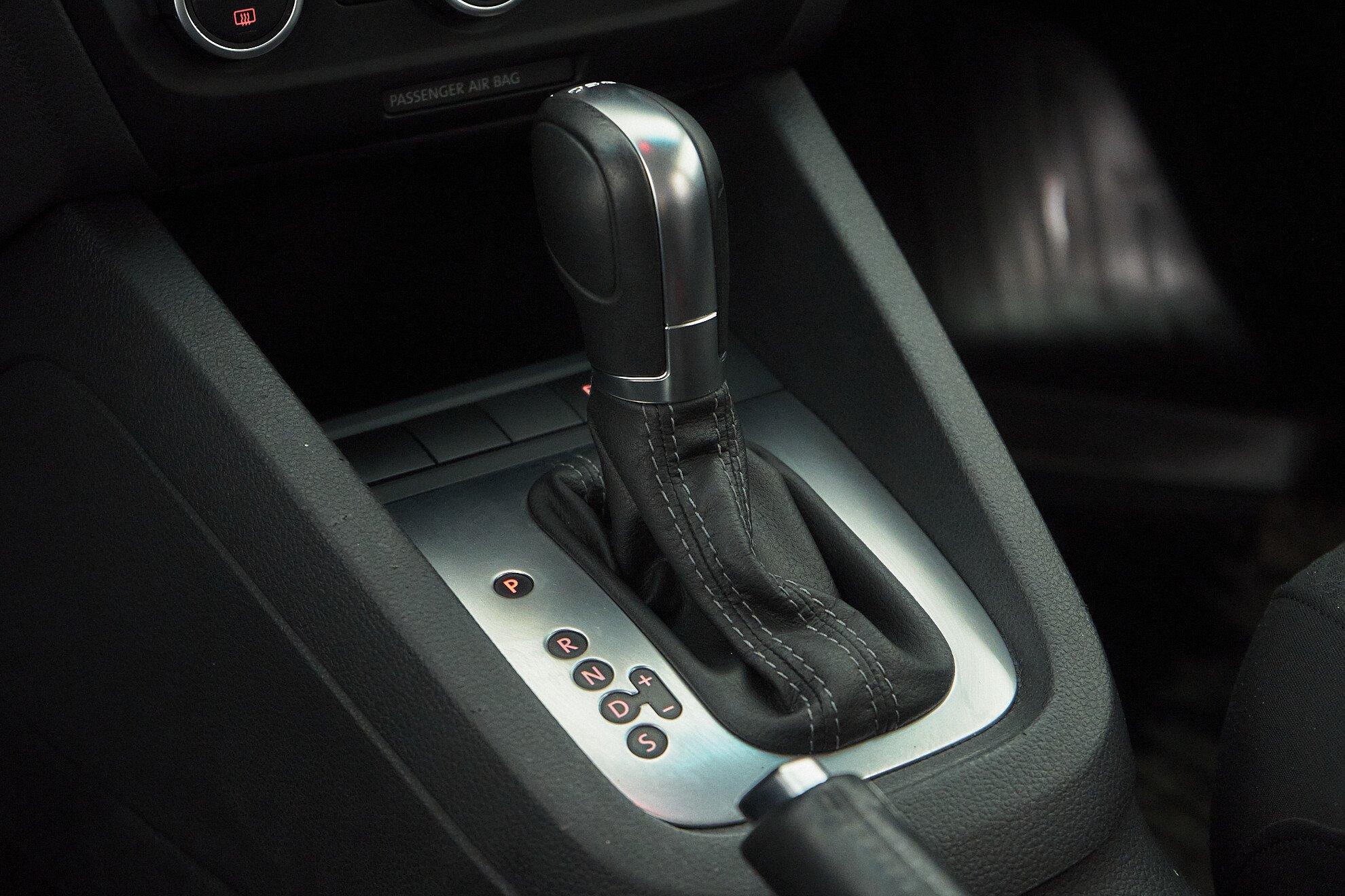 Volkswagen Jetta 2014, белый