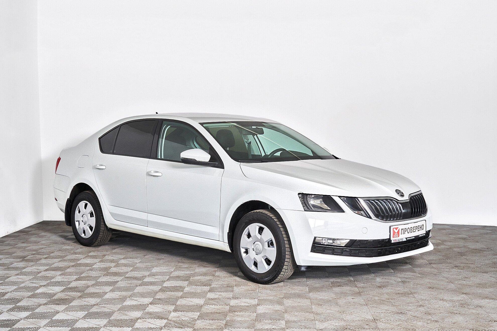 Skoda Octavia 2020, белый