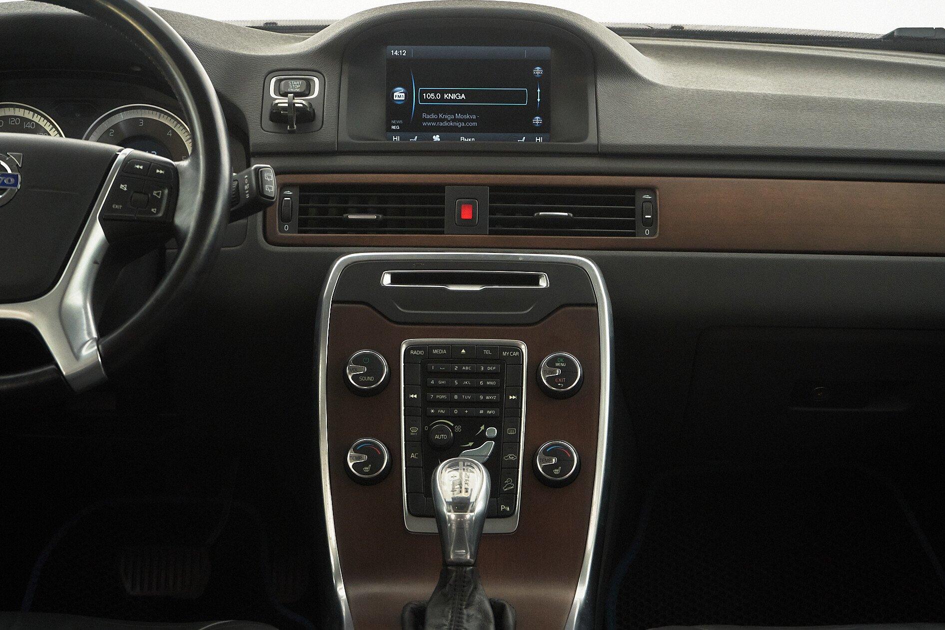 Volvo XC70 2012, черный