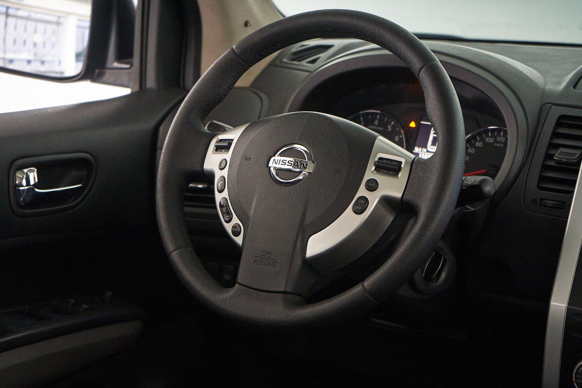Nissan X-Trail 2011, черный