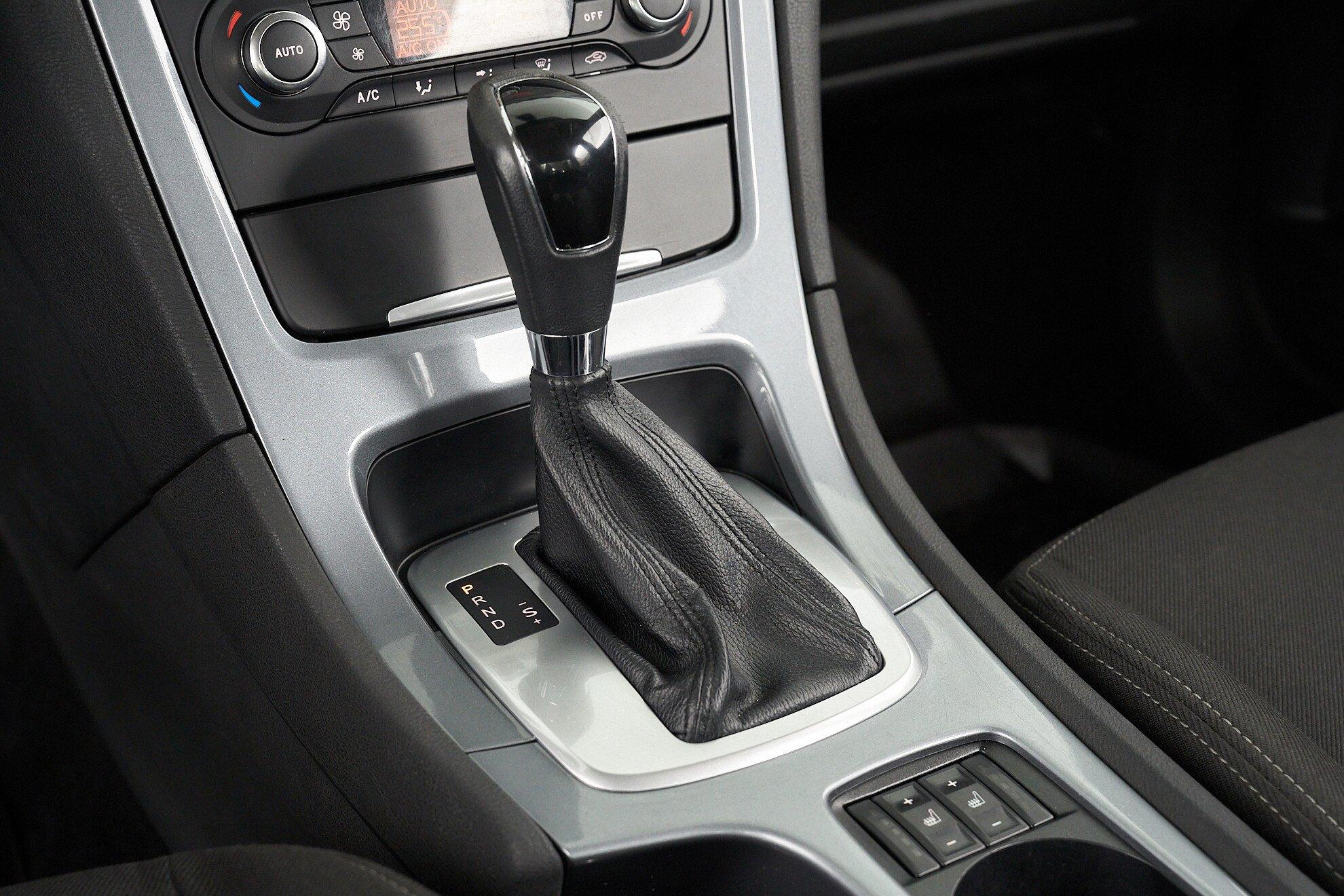 Ford Mondeo 2011, черный