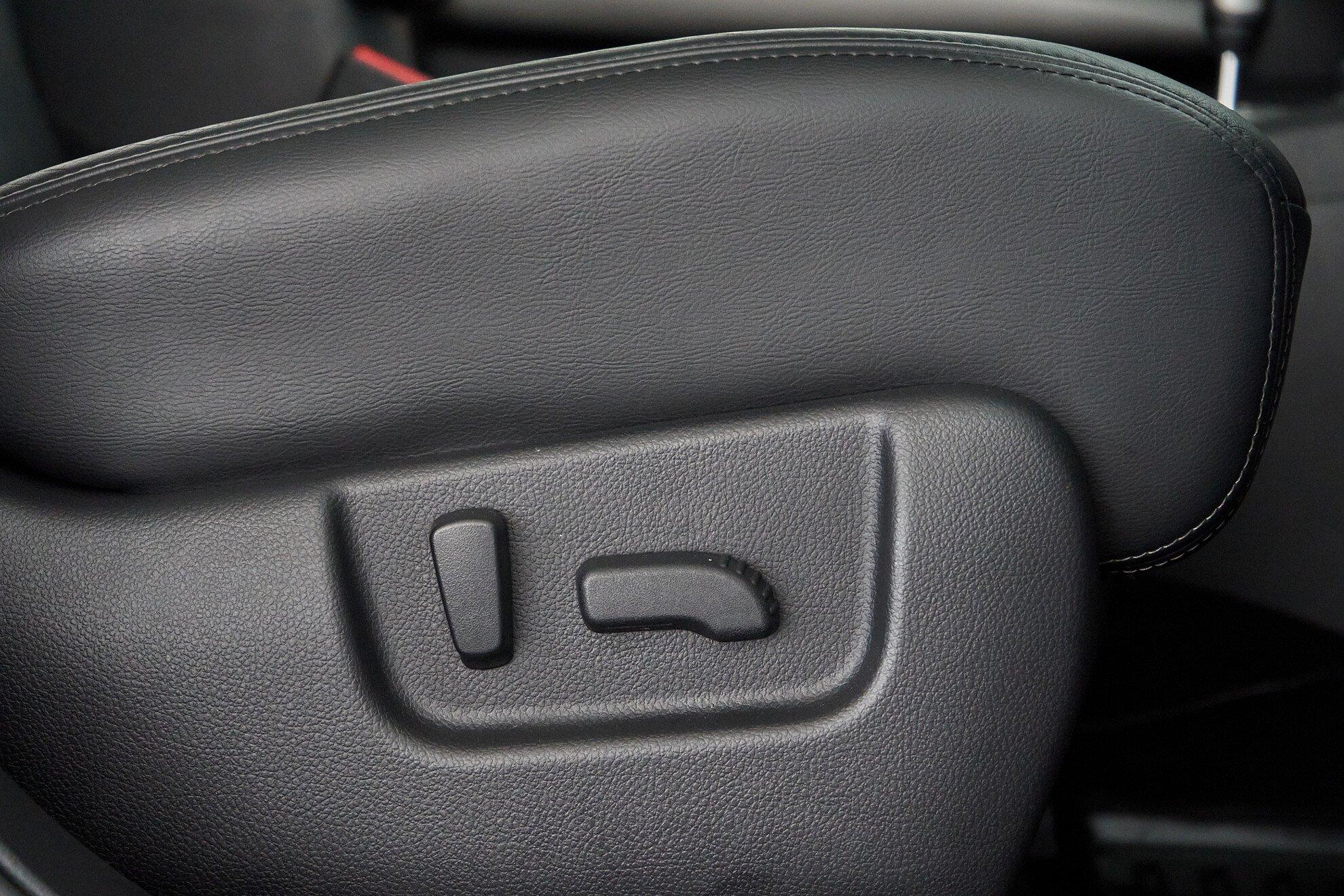 Nissan X-Trail 2011, черный