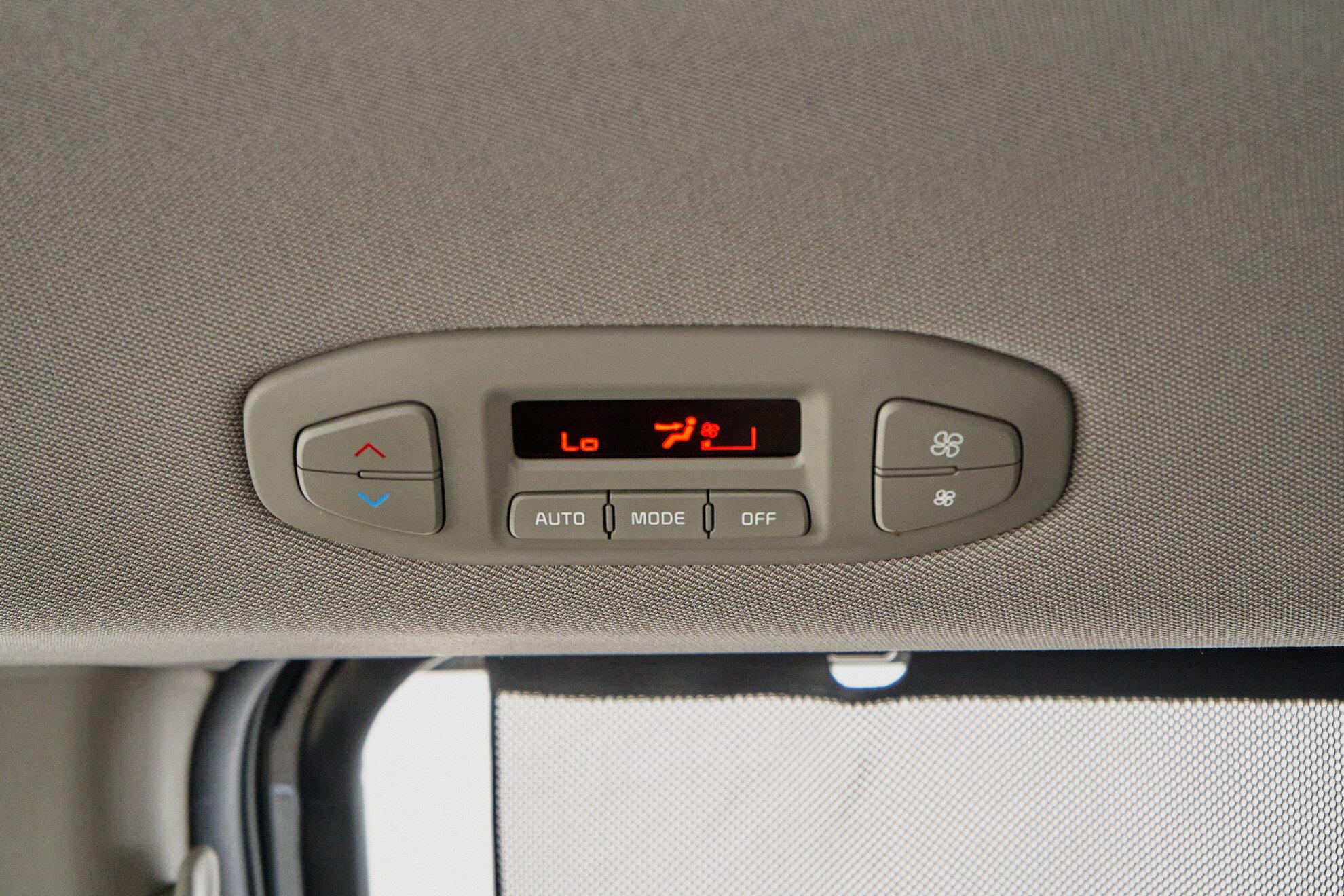 Kia Carnival 2016, черный