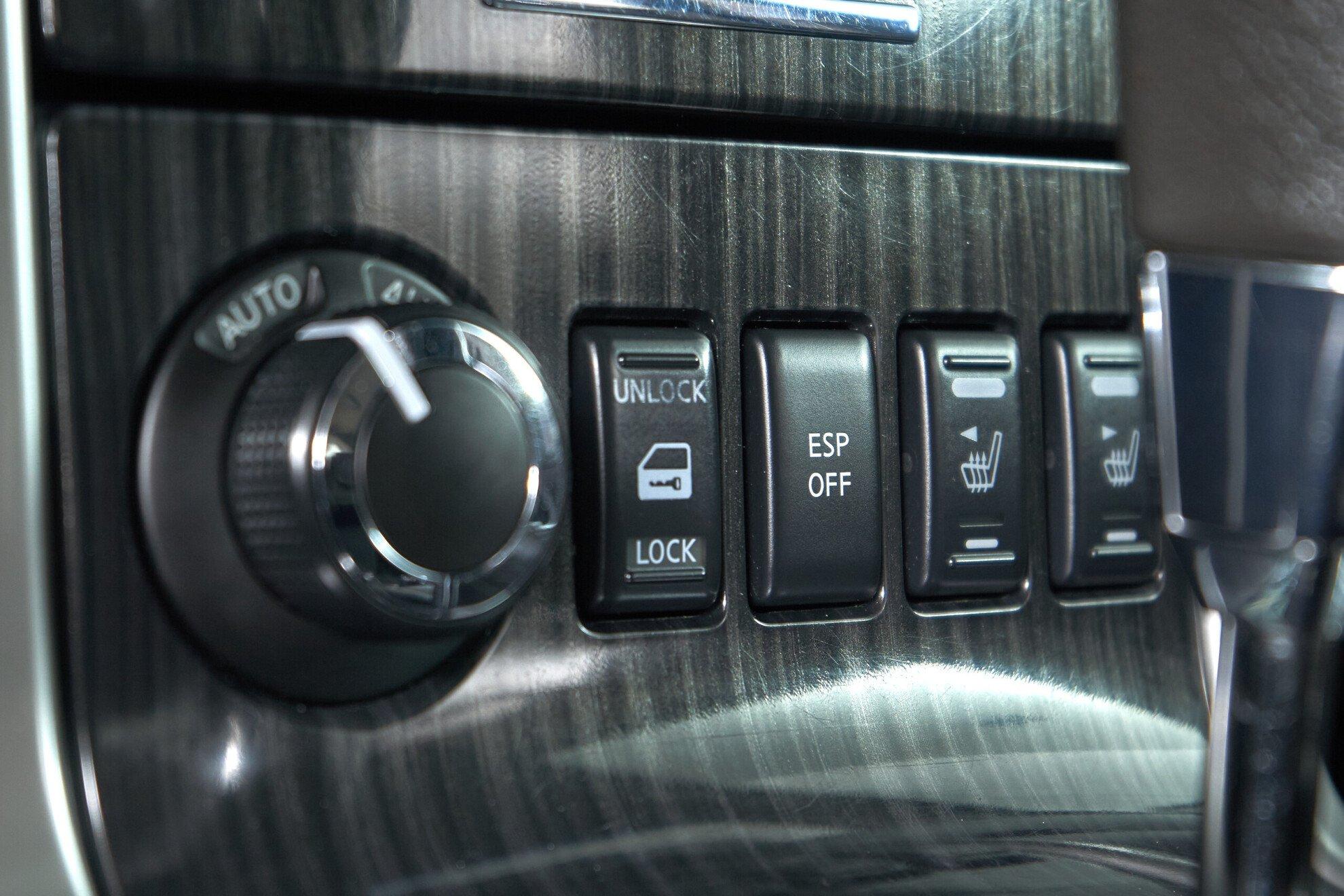 Nissan Pathfinder 2013, синий