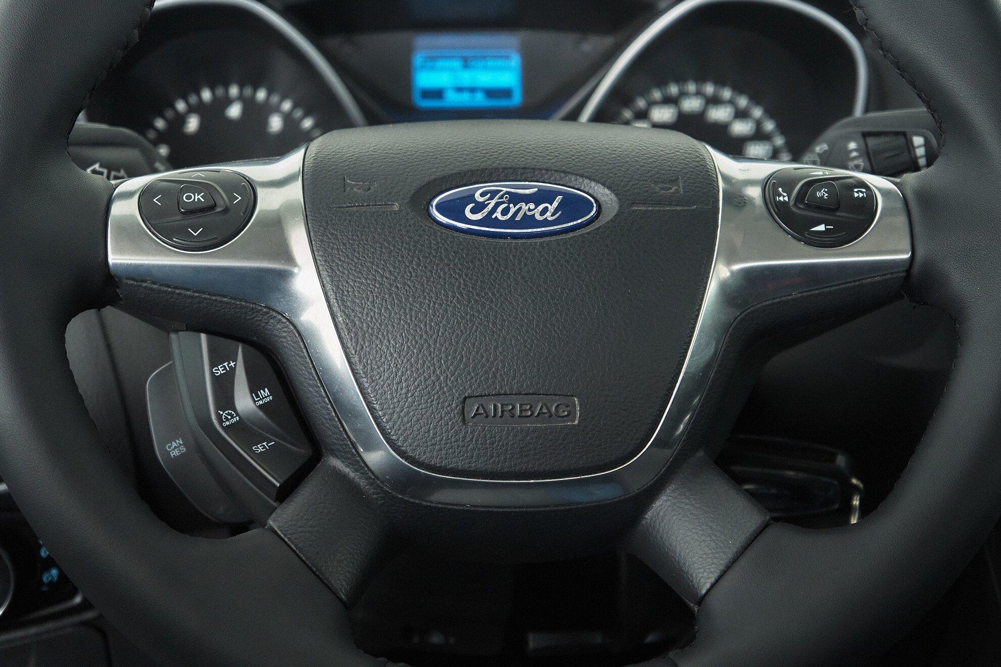 Ford Focus 2015, коричневый