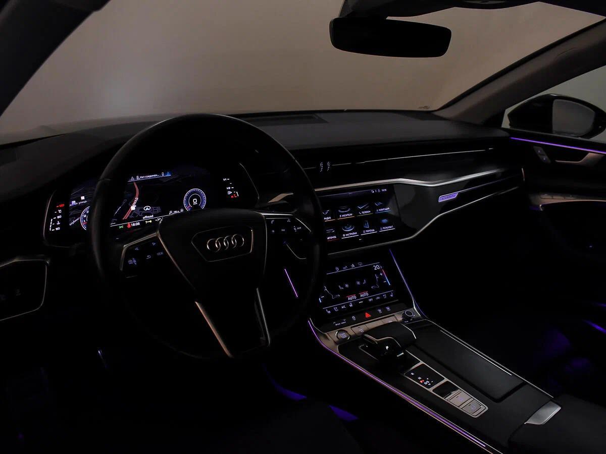 Audi A7 2020, черный