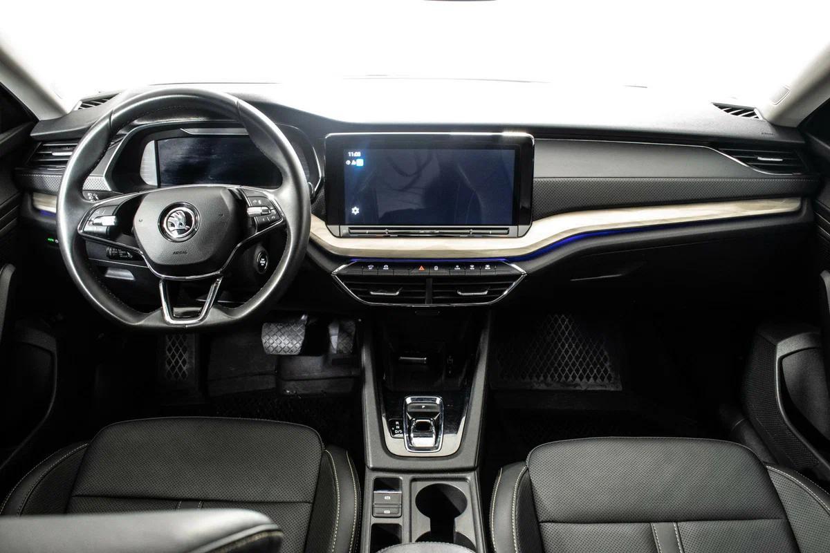 Skoda Octavia 2022, белый