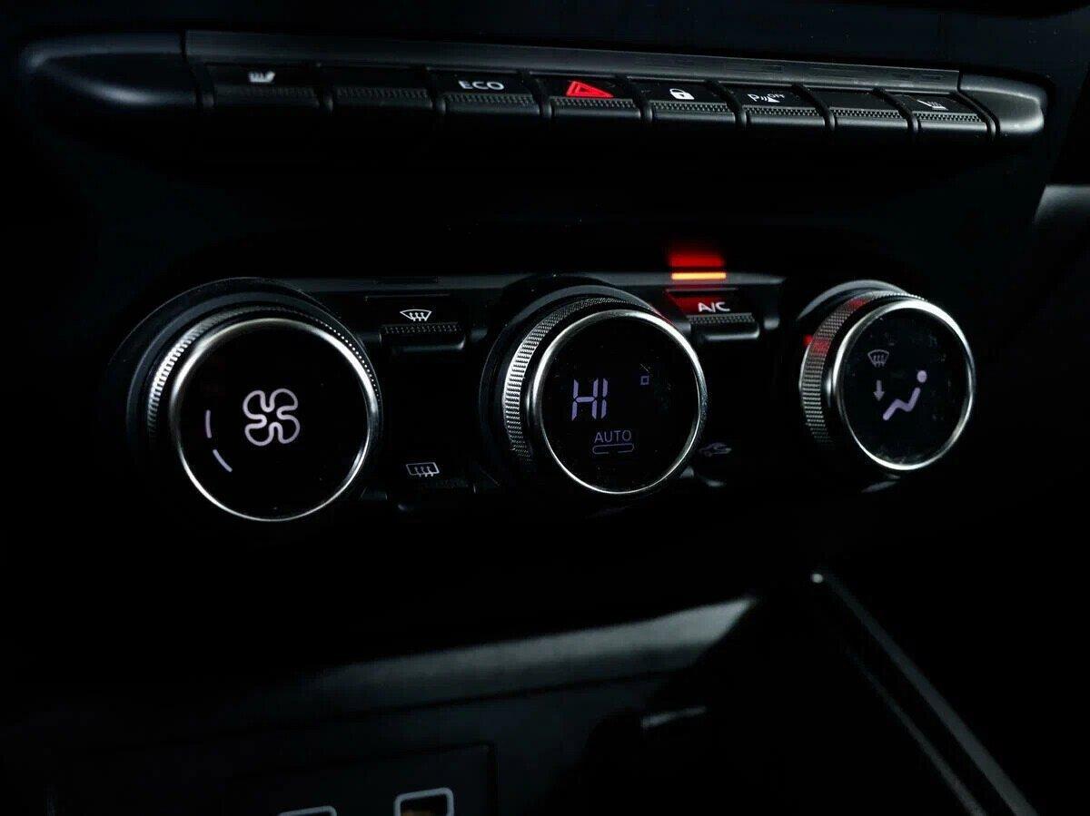 Renault Duster 2021, золотой