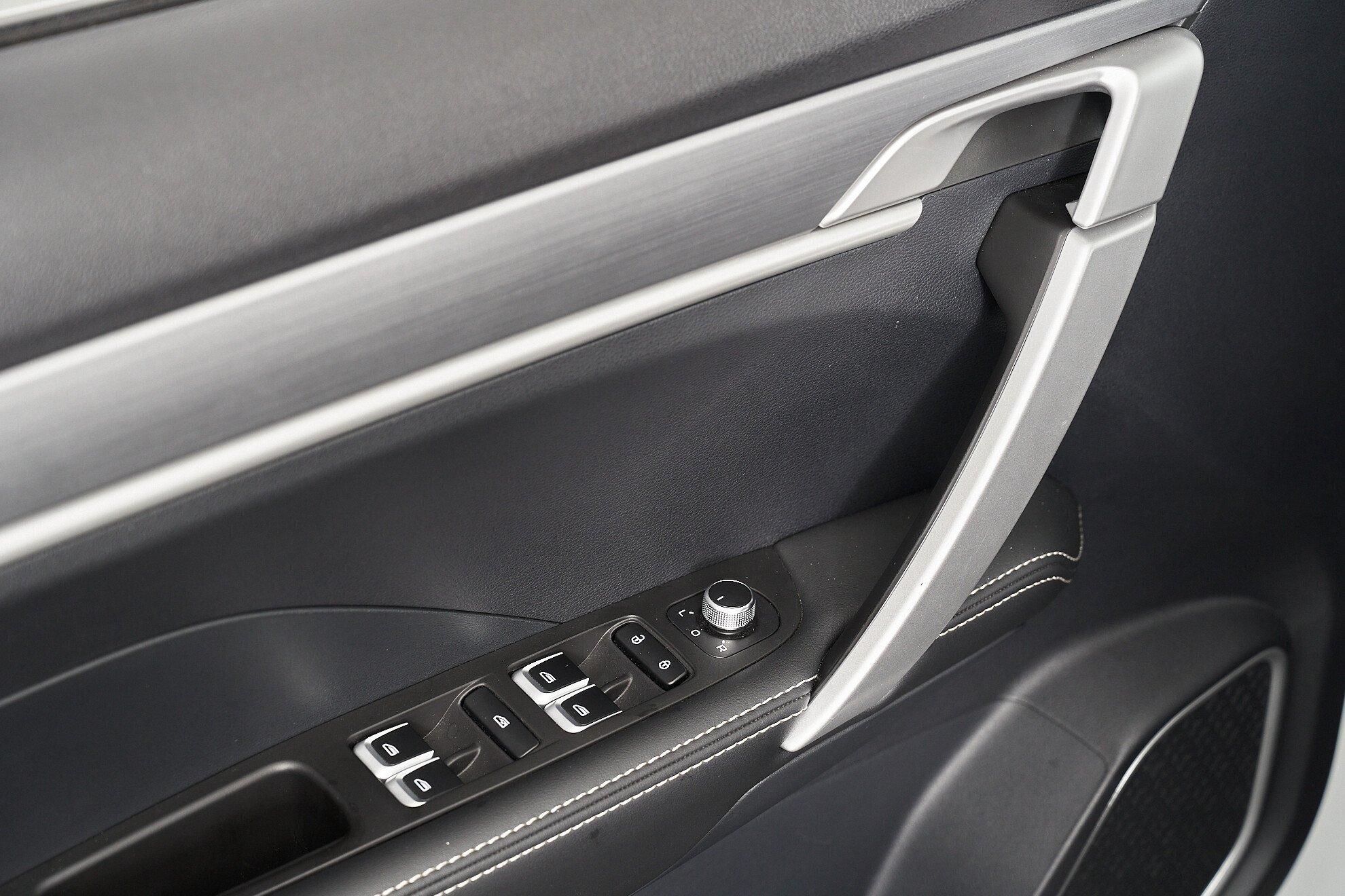 Geely Coolray 2021, белый