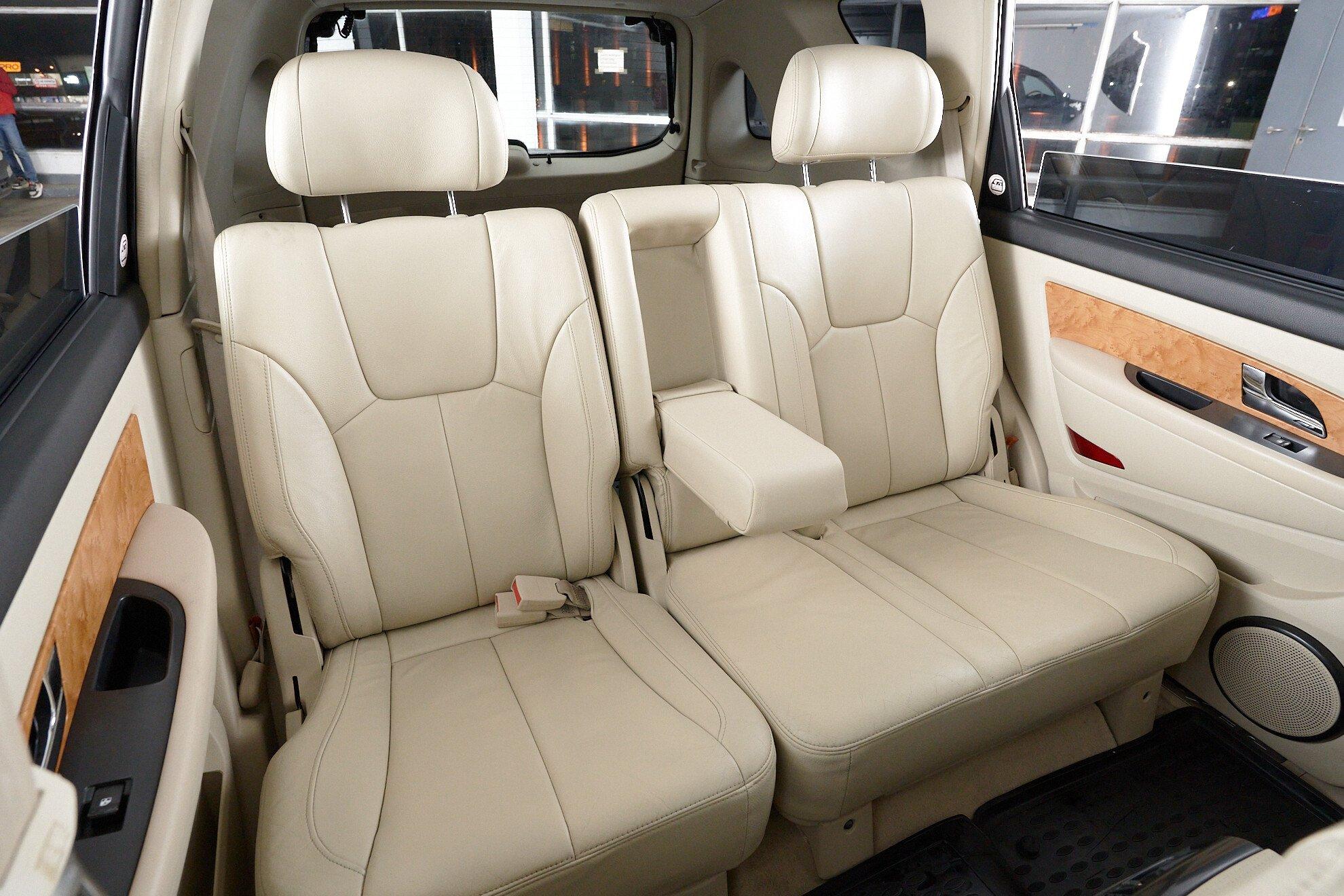 SsangYong Rexton 2011, черный