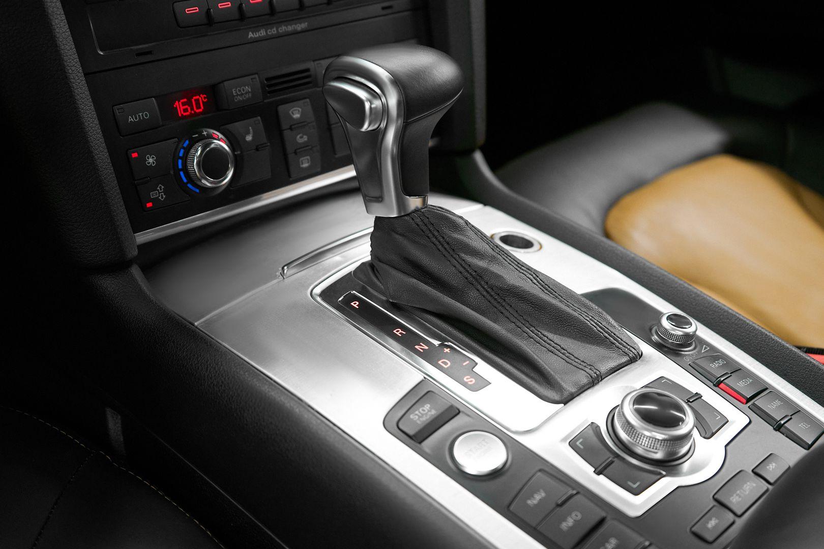 Audi Q7 2007, черный