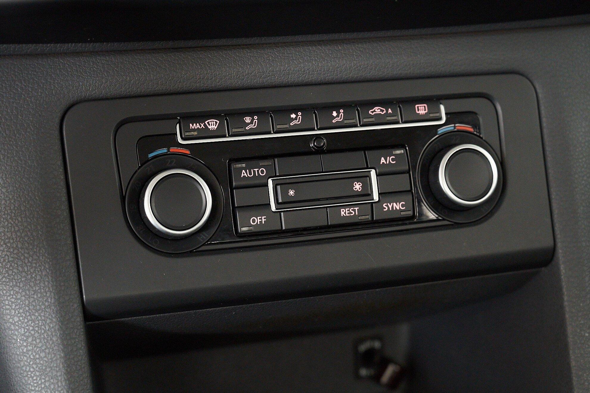 Volkswagen Amarok 2013, черный
