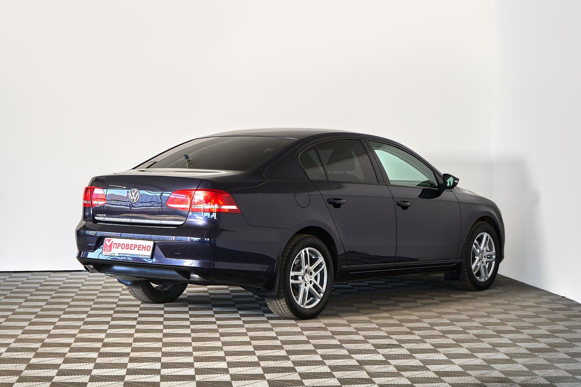 Volkswagen Passat 2012, синий