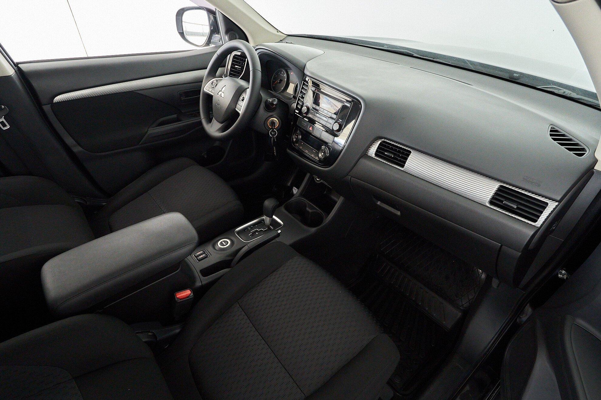 Mitsubishi Outlander 2013, черный