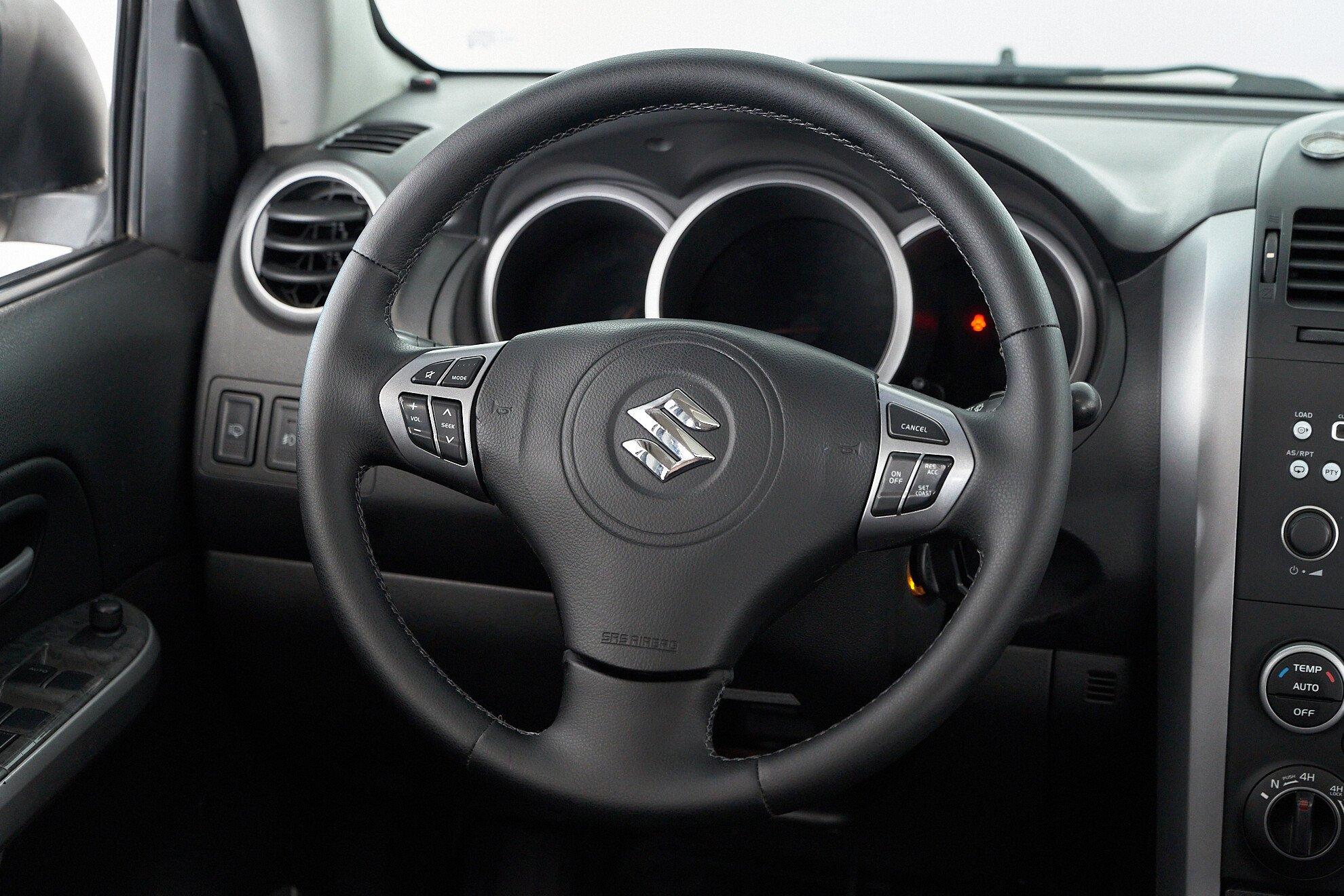 Suzuki Grand Vitara 2008, бежевый