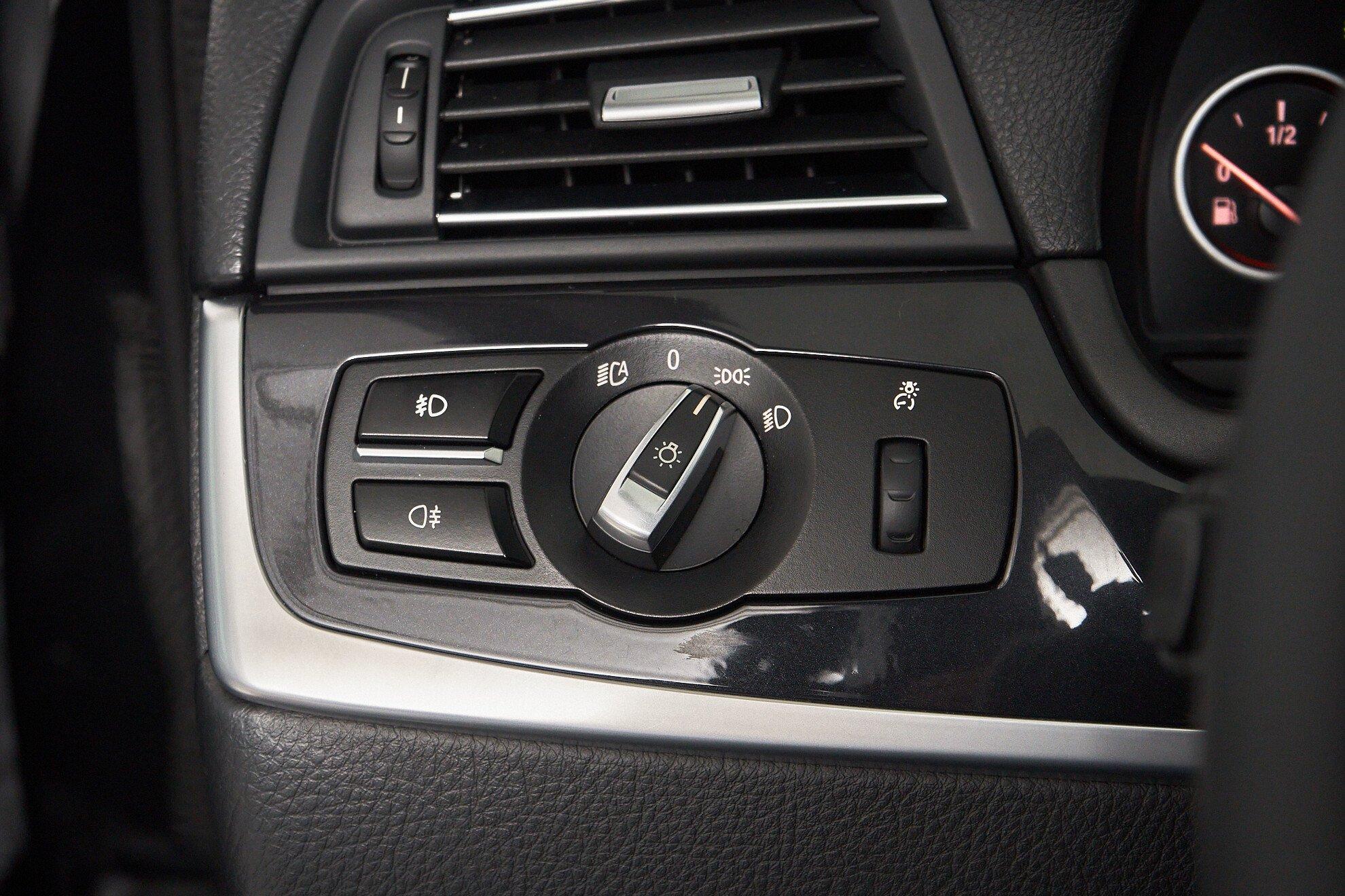 BMW 5 серии 2012, черный