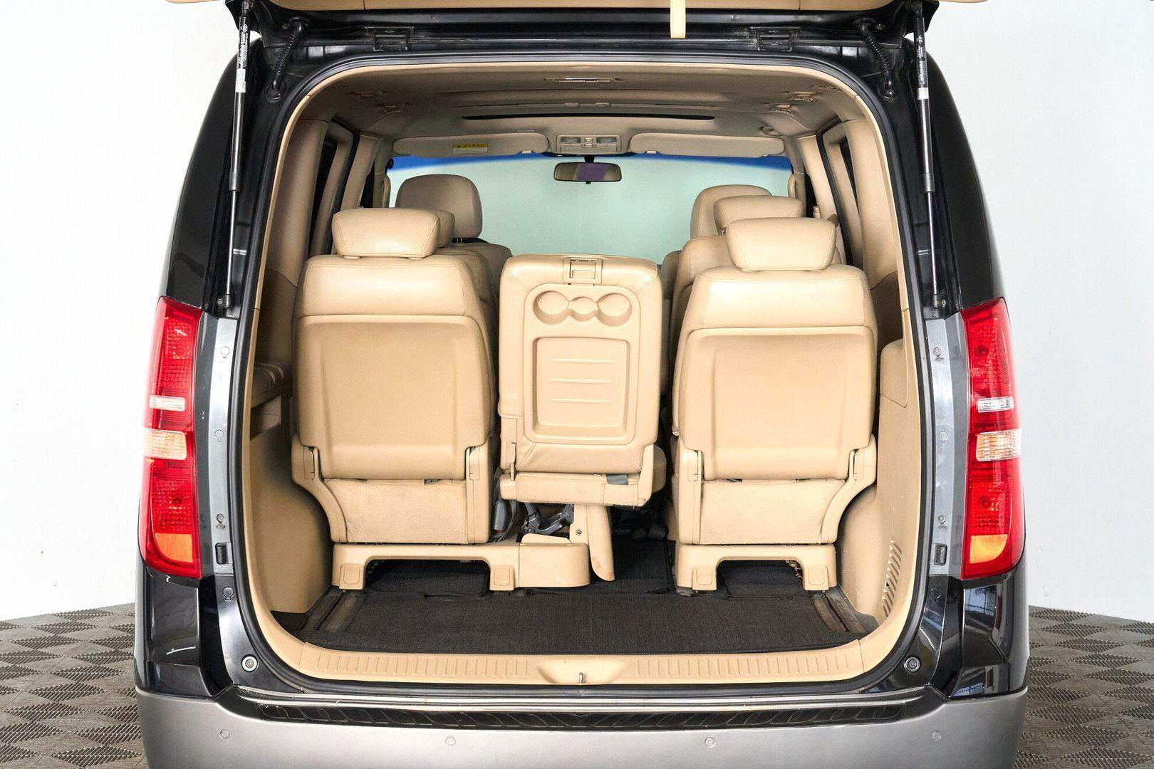 Hyundai Grand Starex 2012, черный