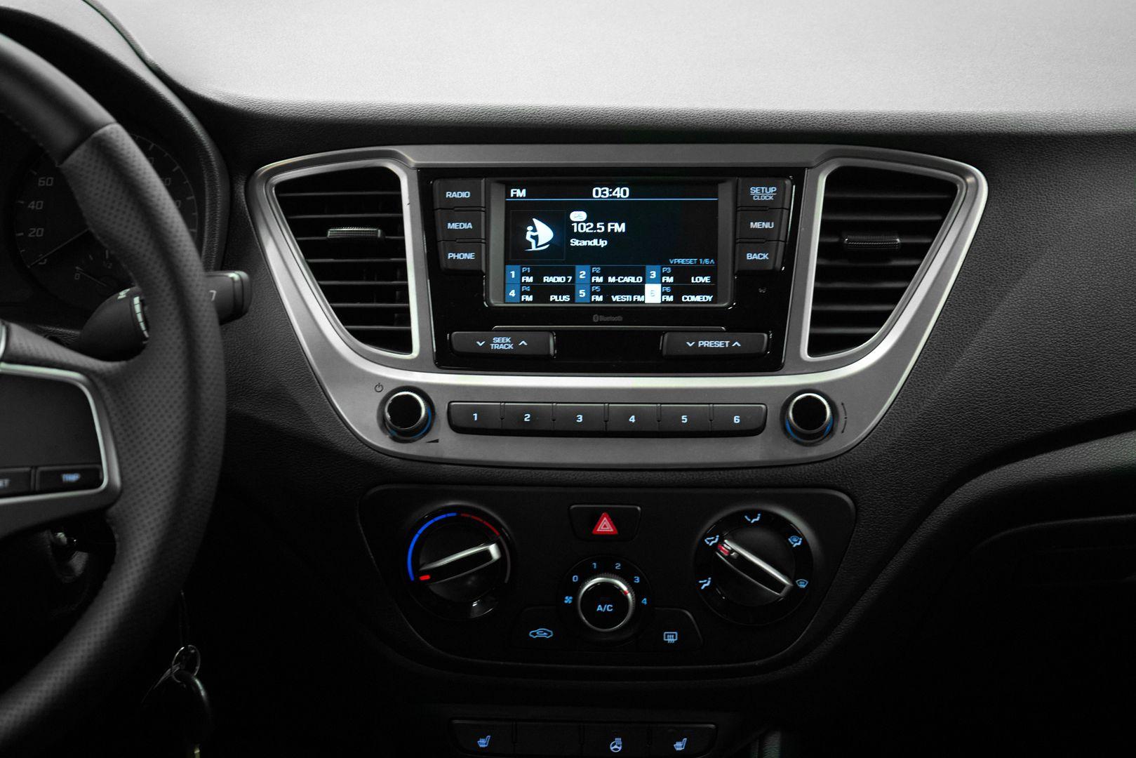 Hyundai Solaris 2021, серый