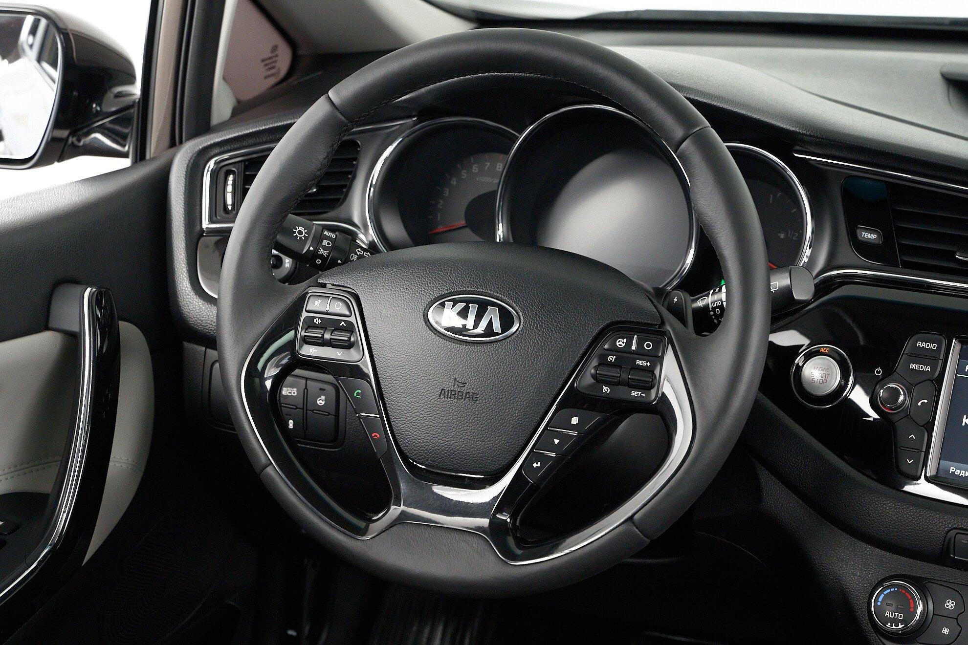 Kia Ceed 2017, коричневый