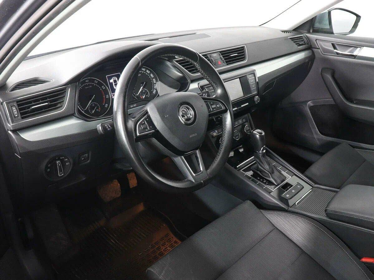 Skoda Superb 2018, серебряный