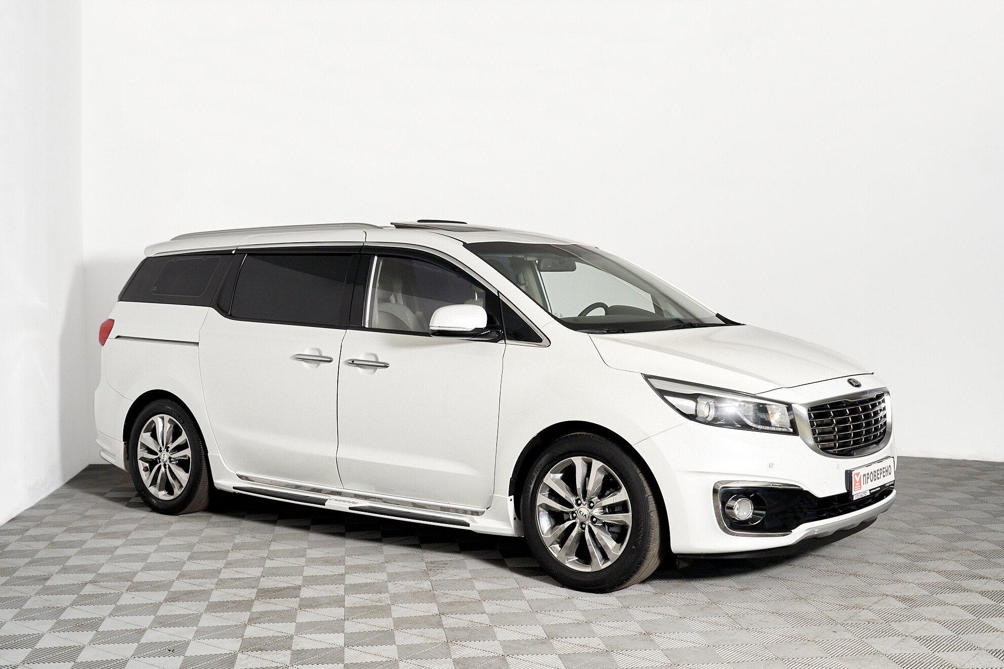 Kia Carnival 2016, белый