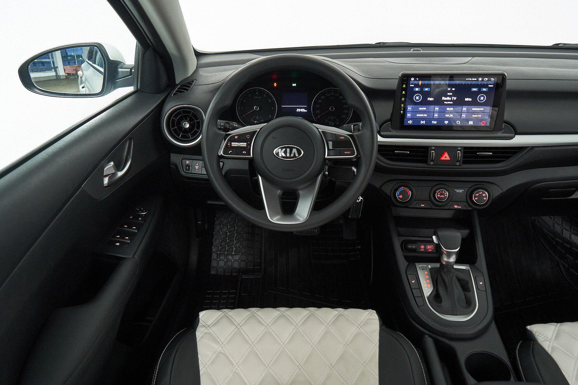 Kia Cerato 2021, белый