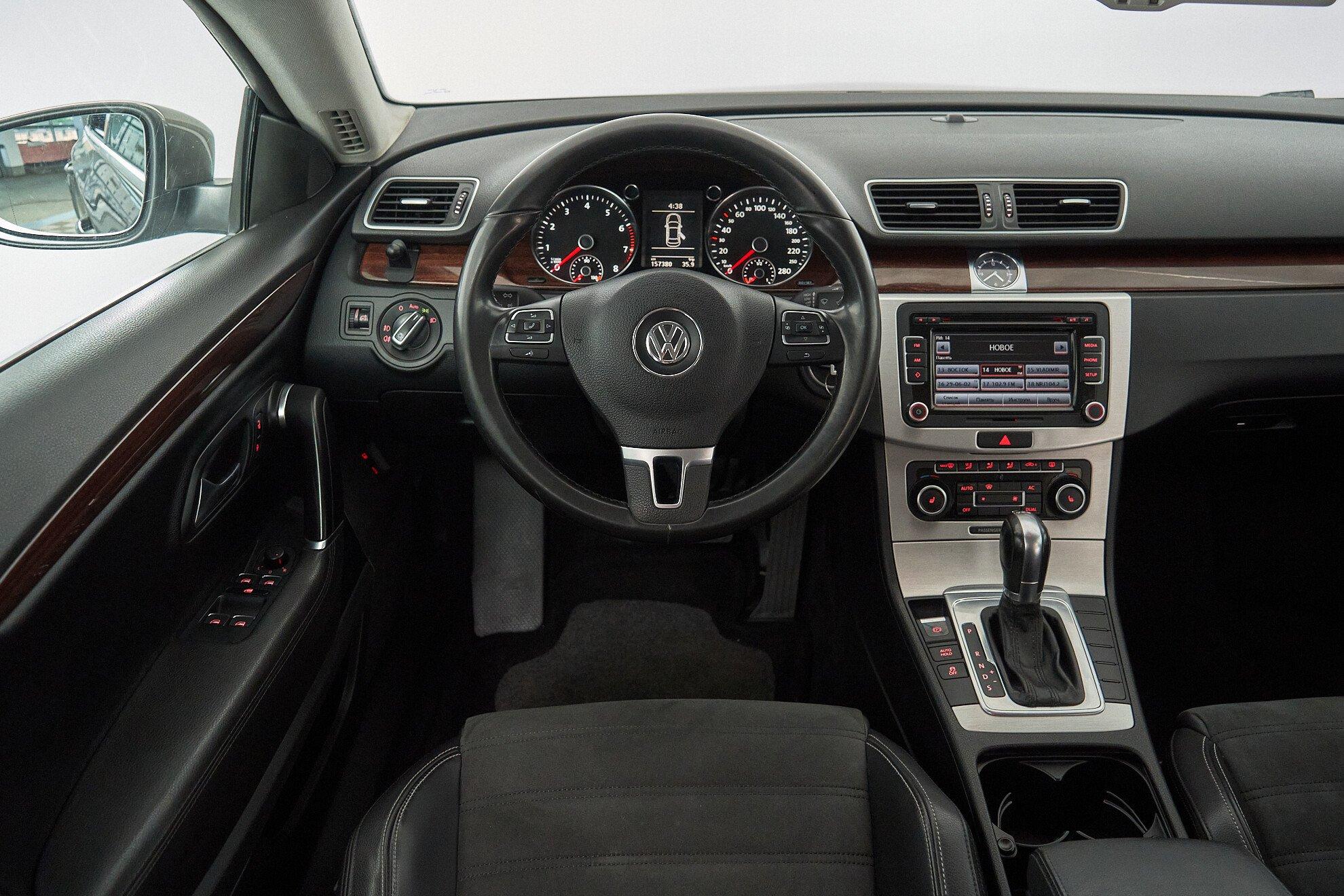 Volkswagen Passat CC 2011, бежевый