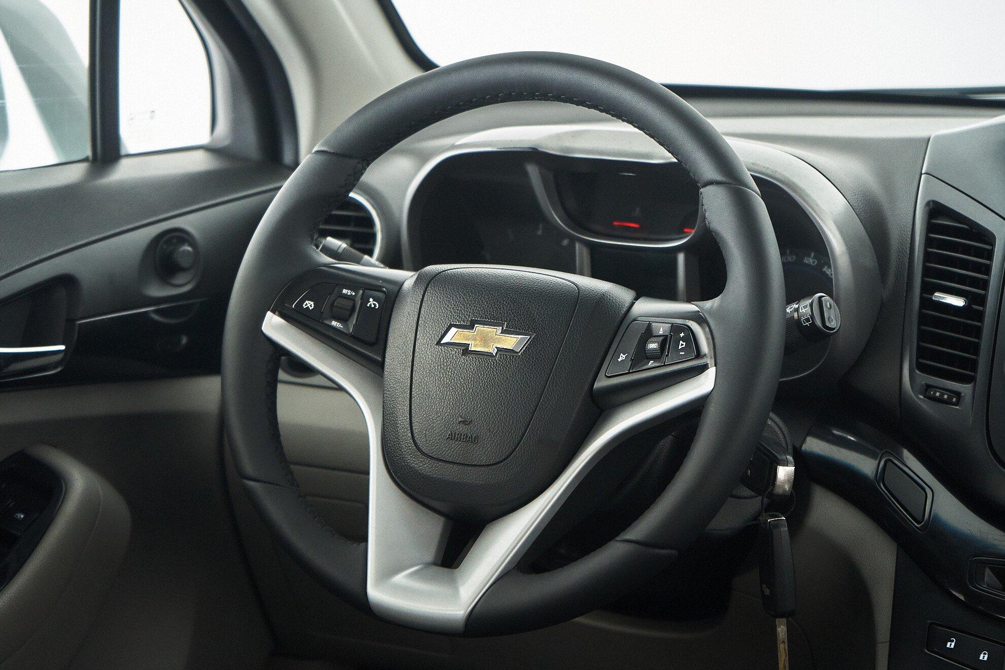 Chevrolet Orlando 2012, серебряный