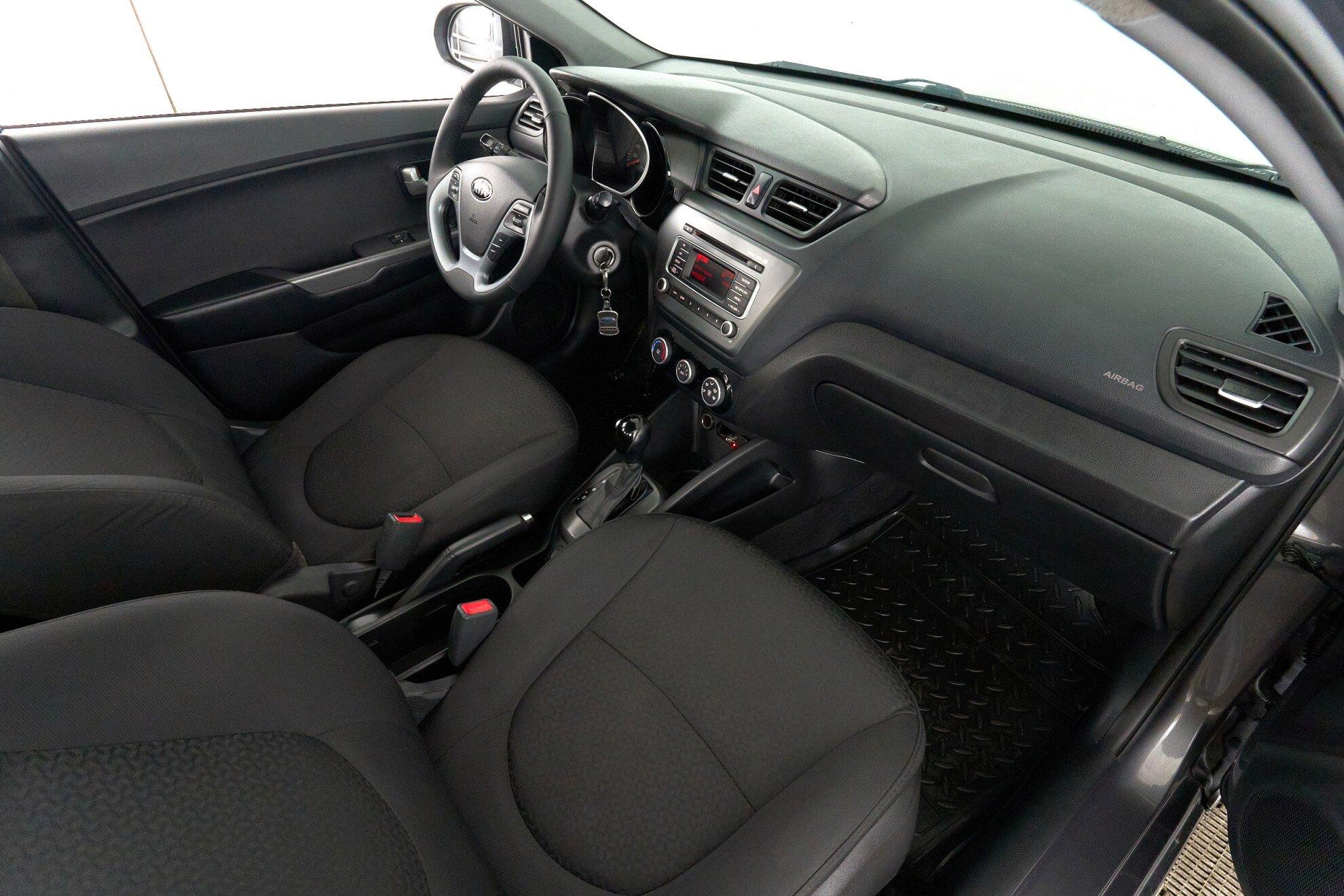 Kia Rio 2016, серый