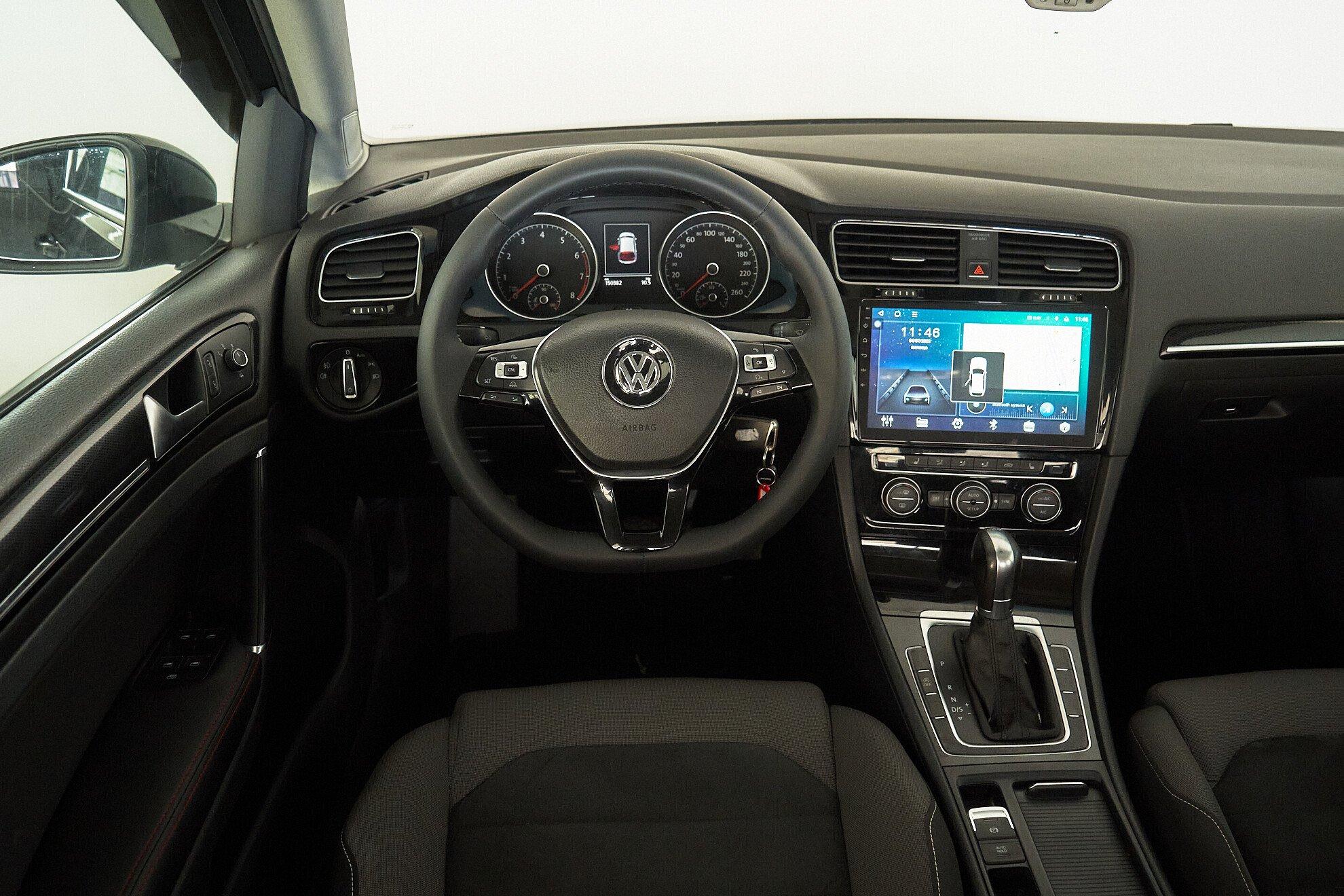 Volkswagen Golf 2013, черный