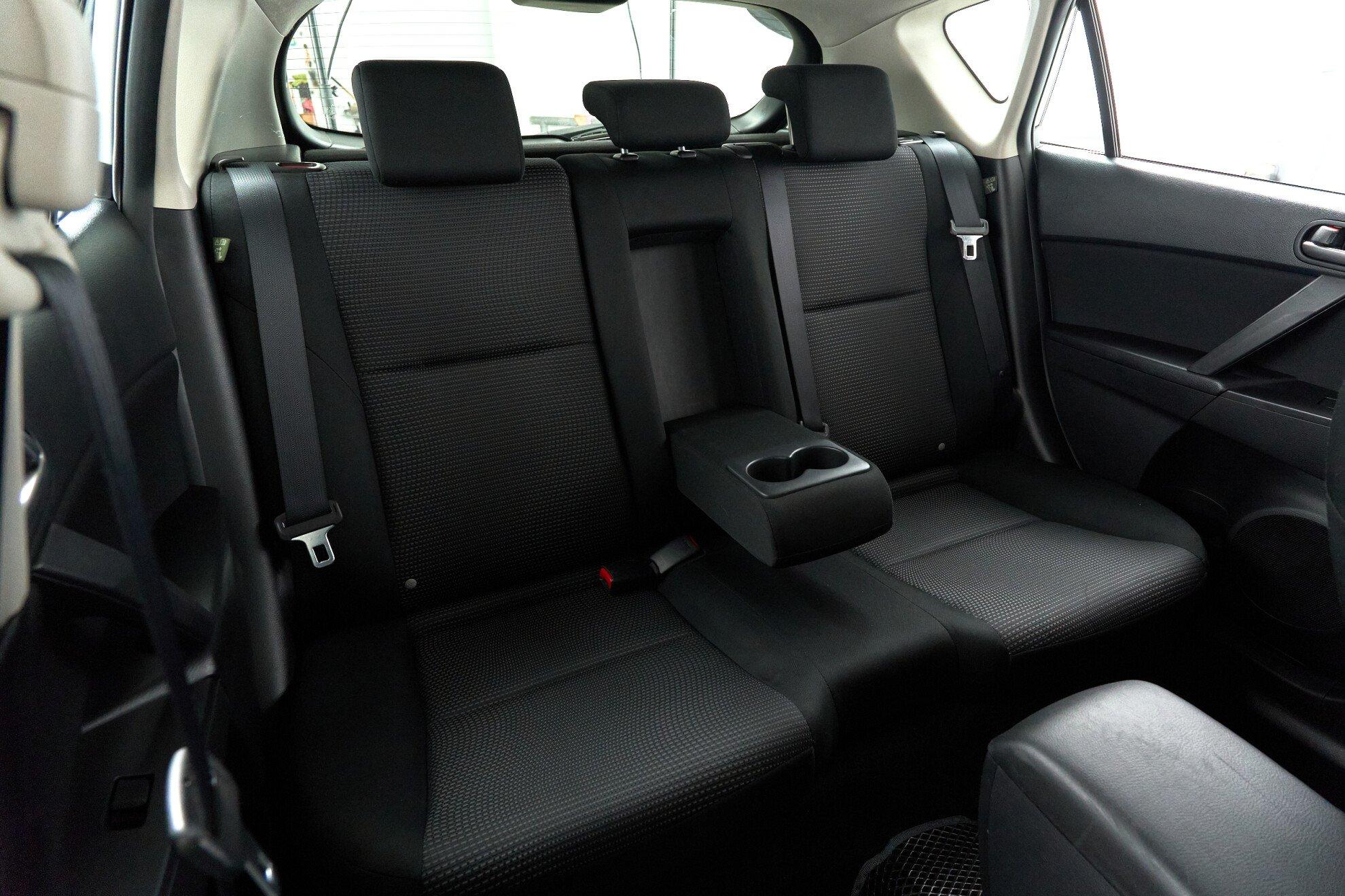 Mazda 3 2012, белый