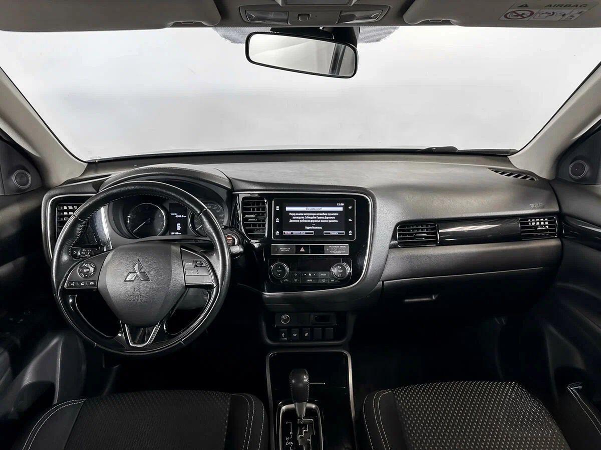 Mitsubishi Outlander 2019, черный