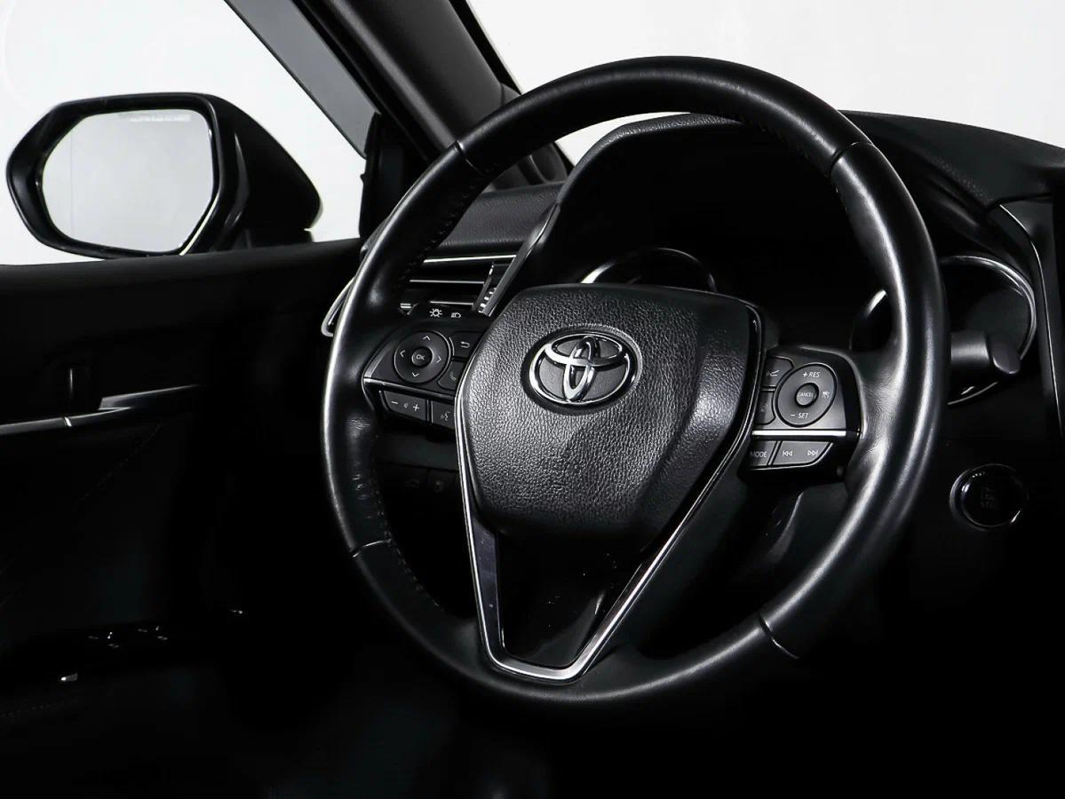 Toyota Camry 2019, коричневый