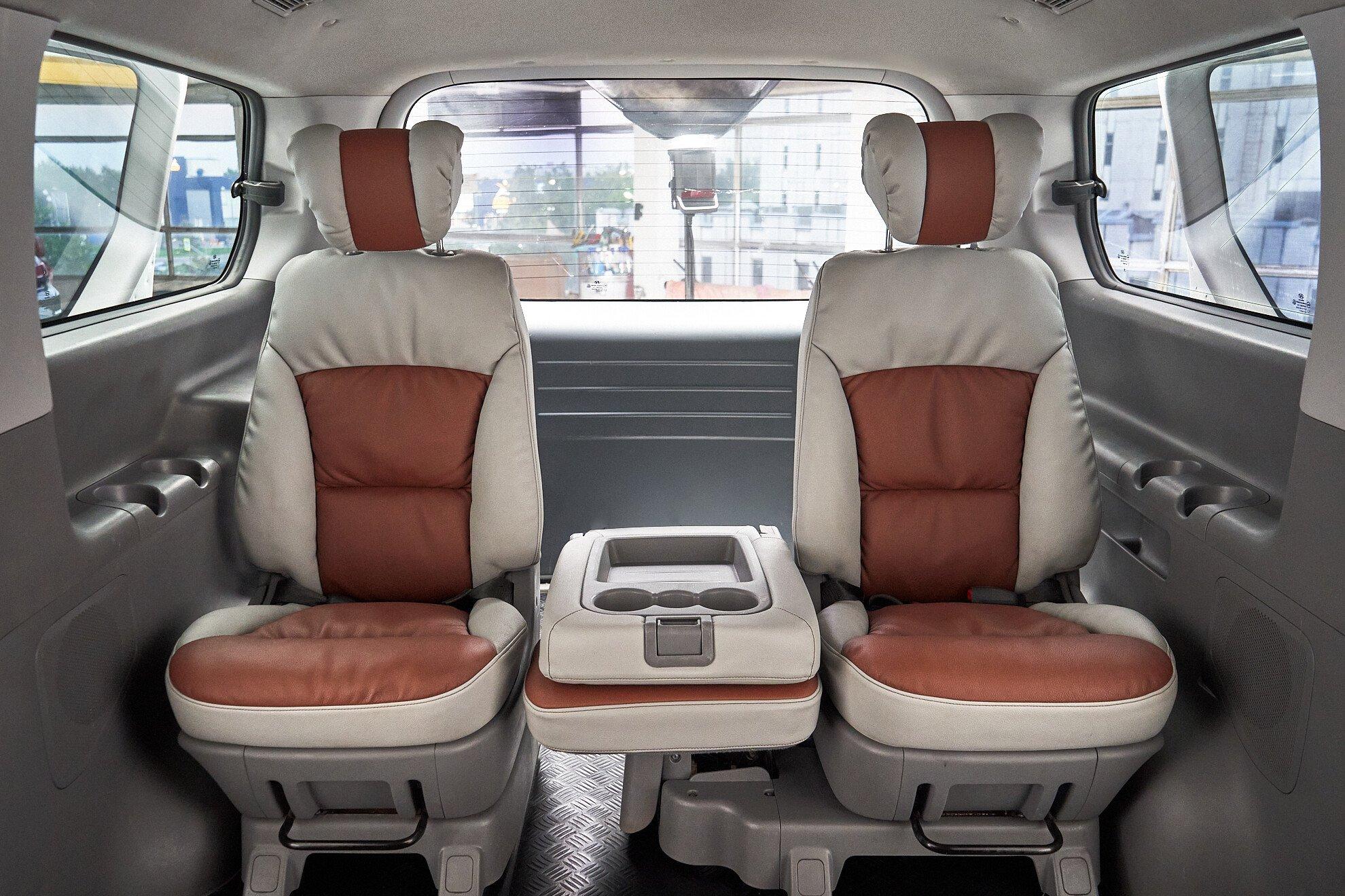 Hyundai Grand Starex 2010, белый