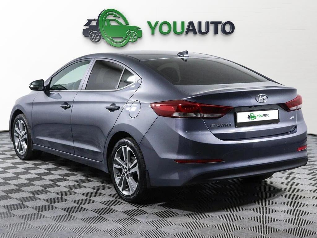 Hyundai Elantra 2018, серый